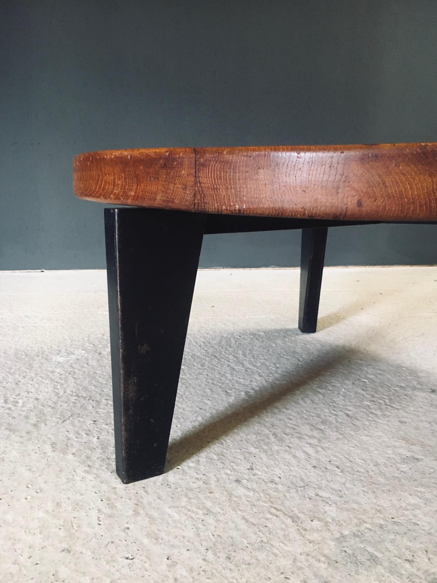 Midcentury Industrial Design Tripod Couchtisch, Frankreich 1950er Jahre im Angebot 3