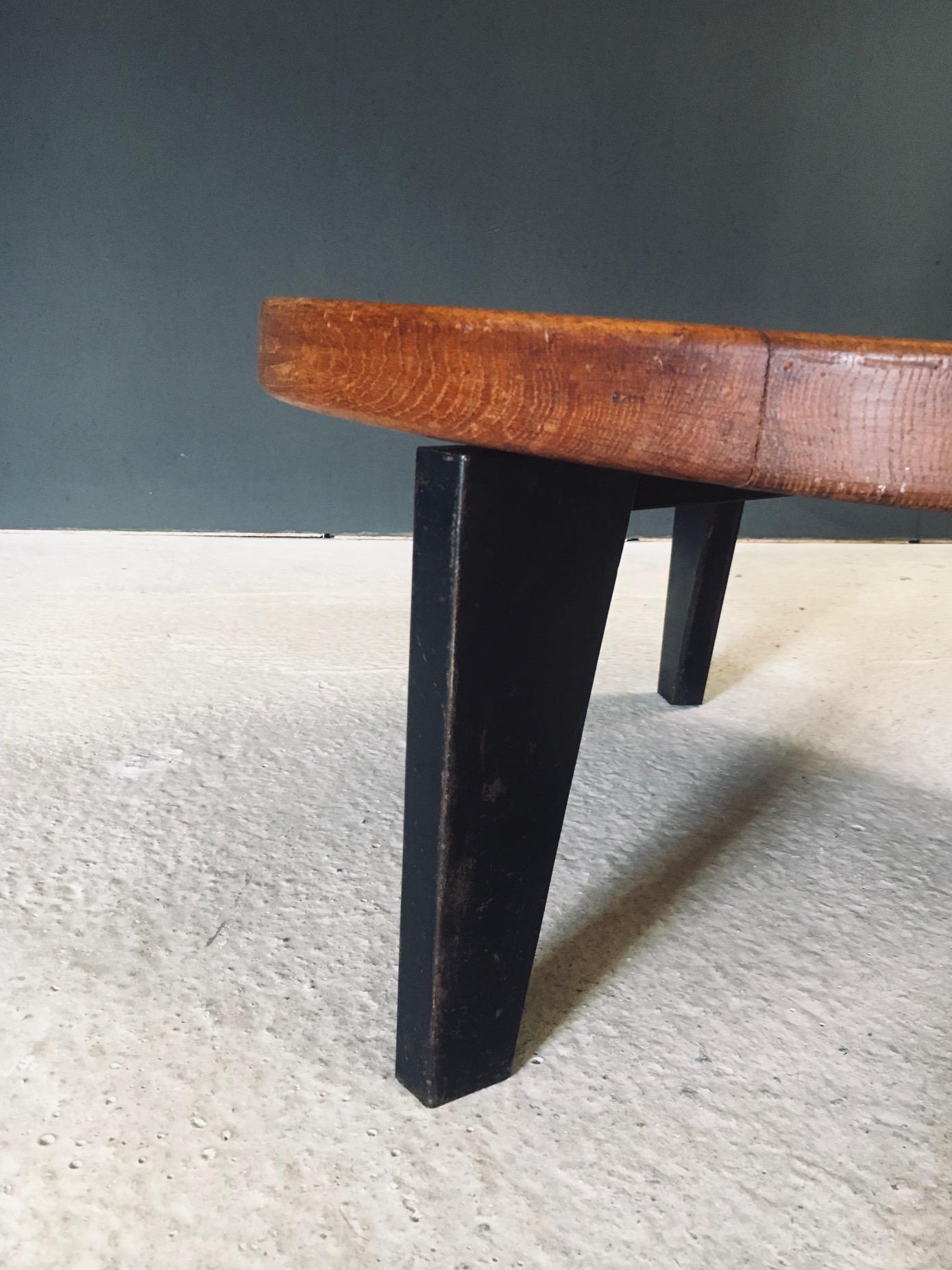 Midcentury Industrial Design Tripod Couchtisch, Frankreich 1950er Jahre im Angebot 4