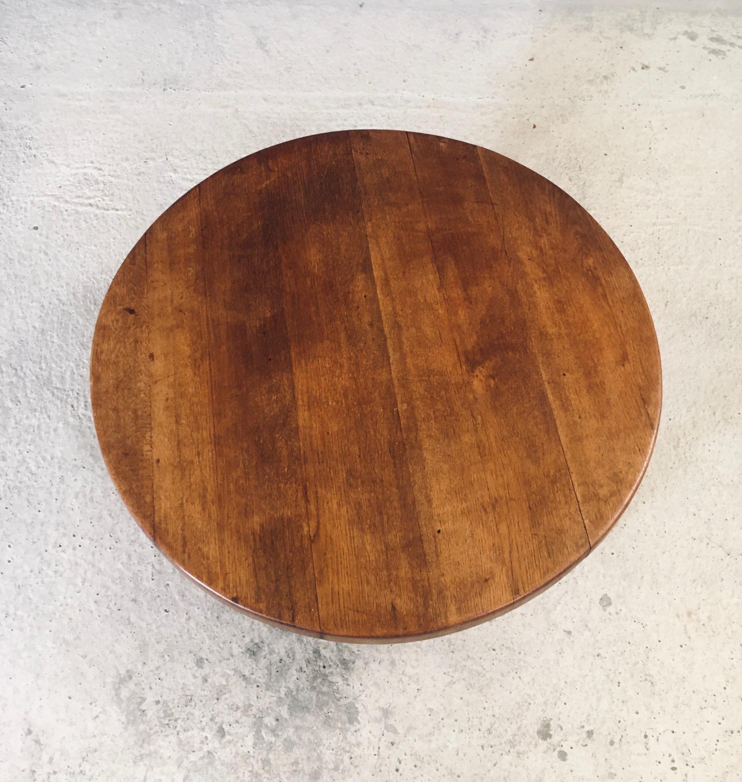 Midcentury Industrial Design Tripod Couchtisch, Frankreich 1950er Jahre (Stahl) im Angebot