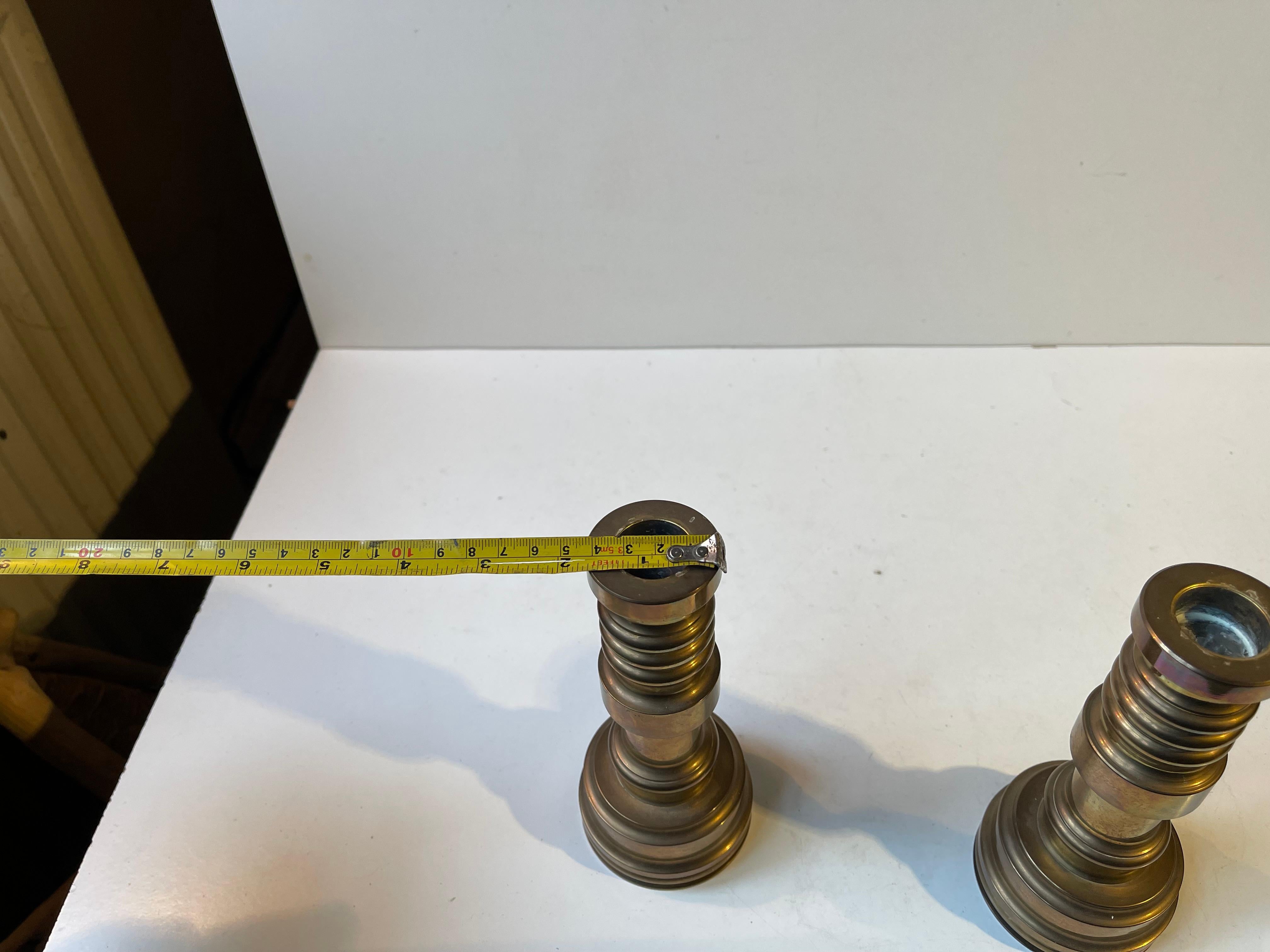 Bronzo Candelieri in stile industriale del Medioevo in bronzo in vendita