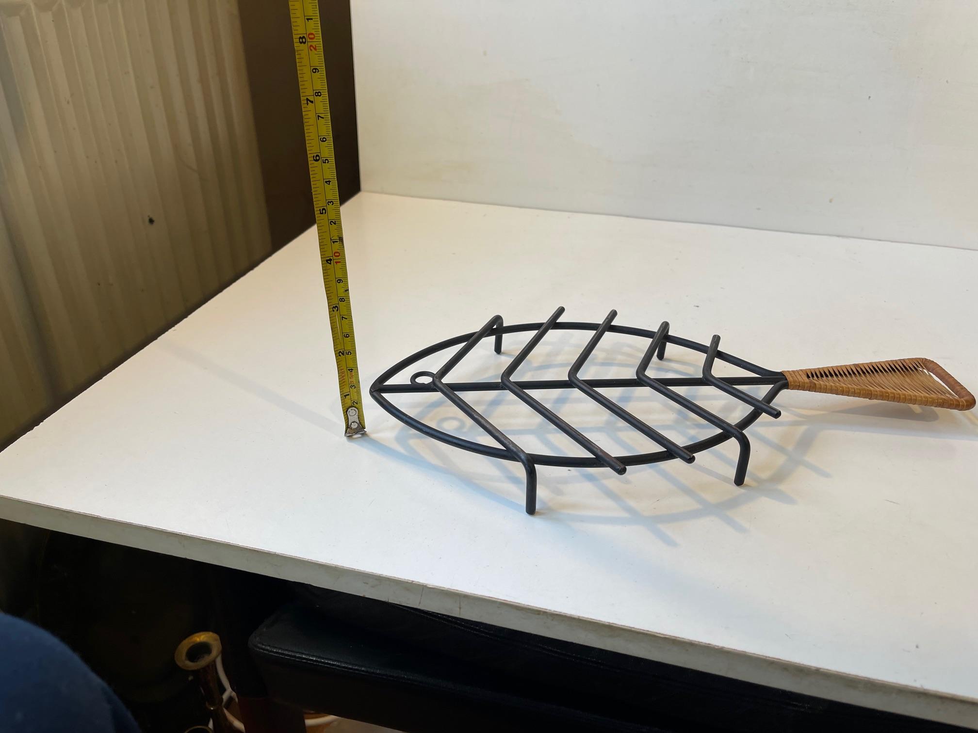 Midcentury Iron & Rattan Trivet Fish by Laurids Lonborg, 1960s For Sale 1