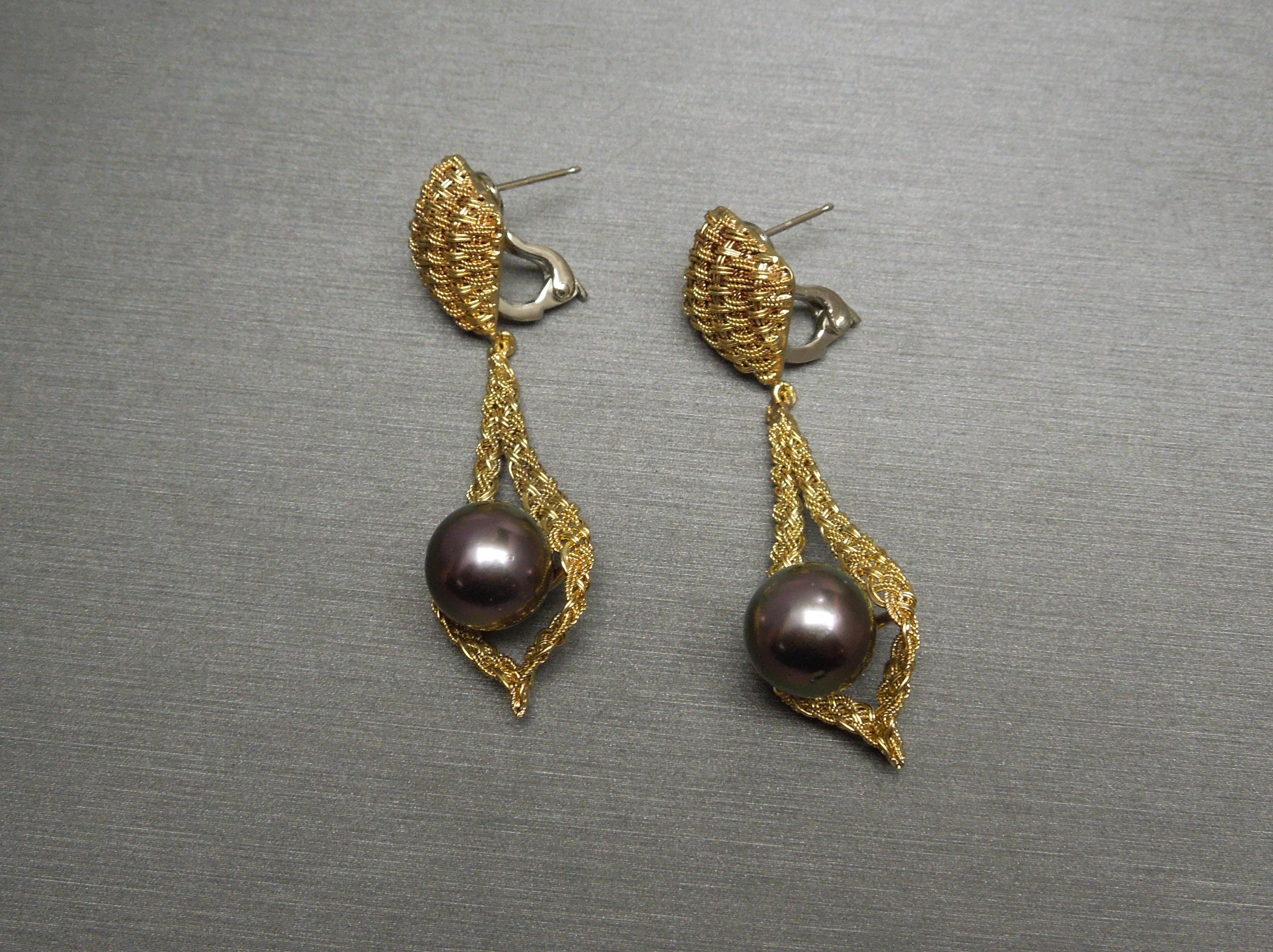 Midcentury Italian 18 Karat Tahitian South Sea Pearl Earrings In Excellent Condition In METAIRIE, LA