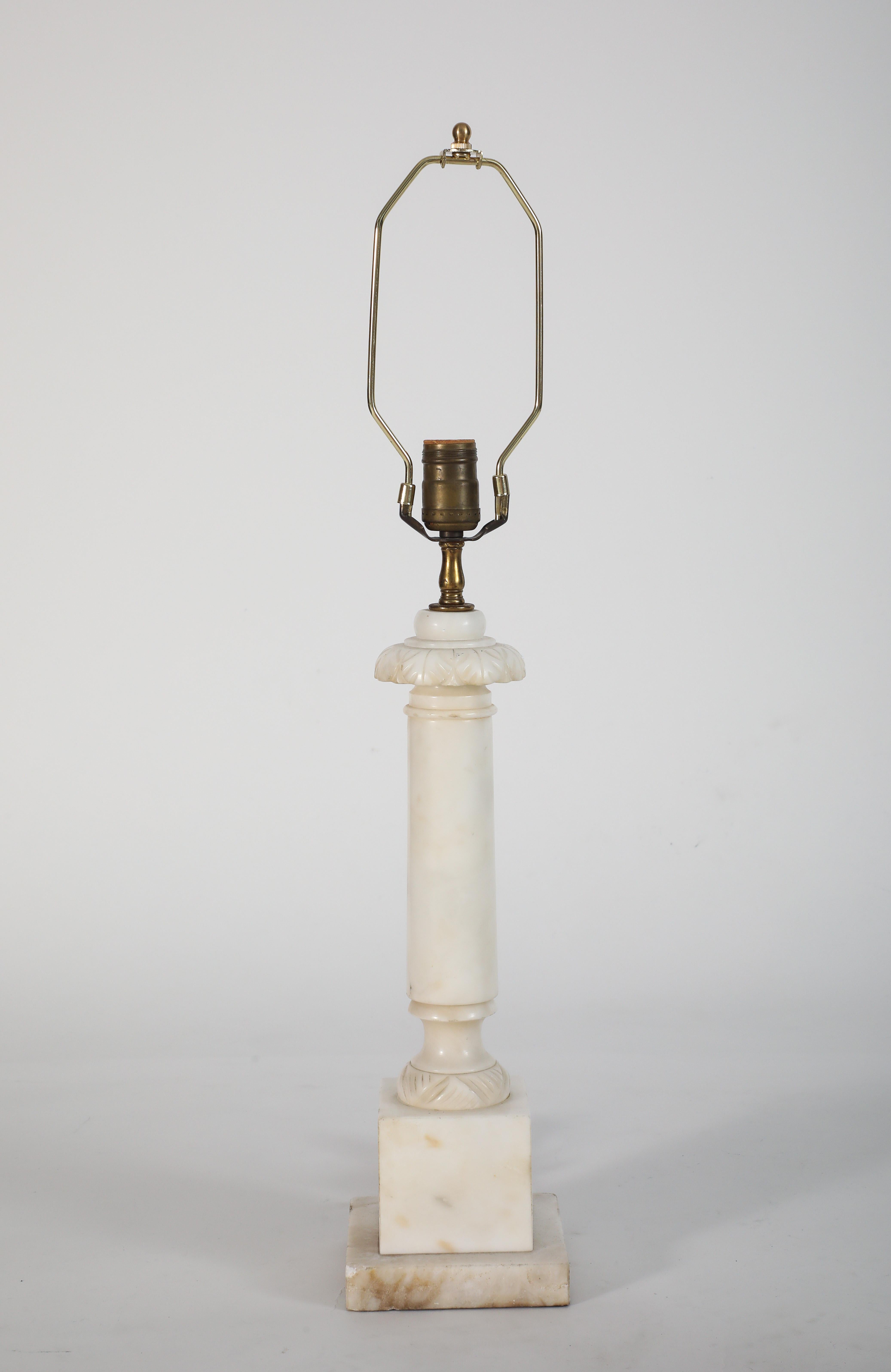 Midcentury Italian Alabaster Table Lamp In Good Condition For Sale In Chicago, IL