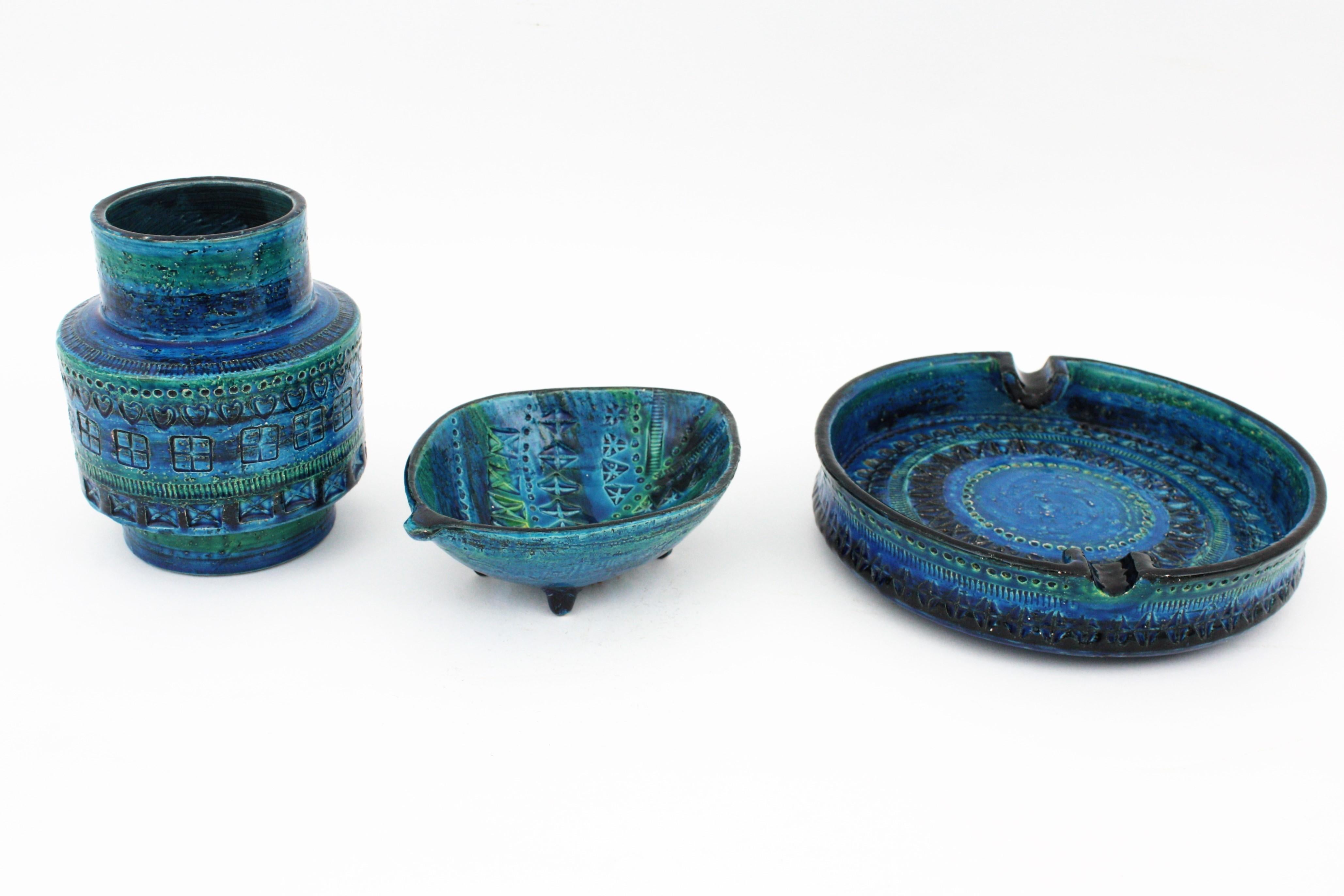 Midcentury Italian Aldo Londi for Bitossi Rimini Blue Glazed Ceramic Vase In Excellent Condition In Barcelona, ES