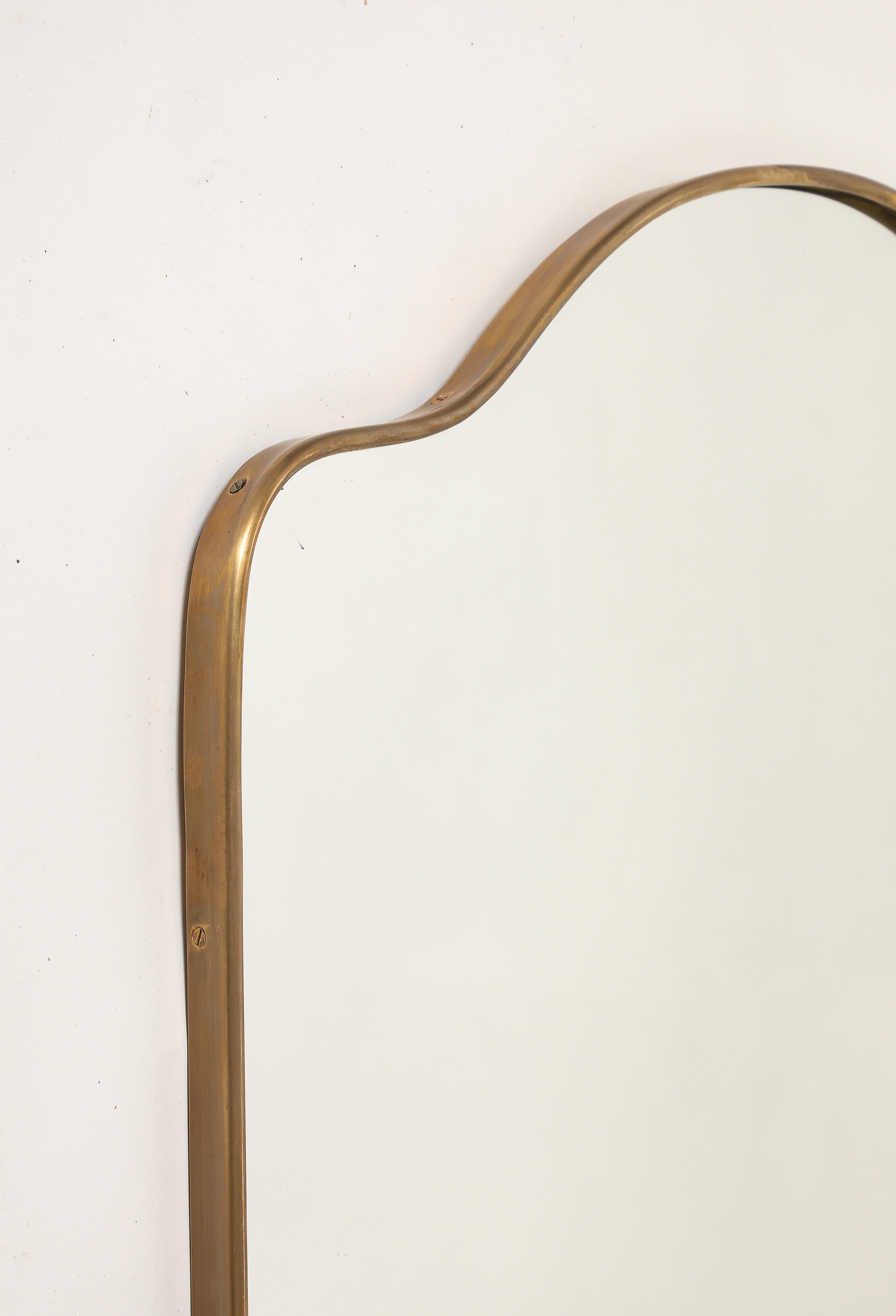 Poli Miroir mural en laiton en forme d'arche, Italie du milieu du siècle, années 1950 en vente