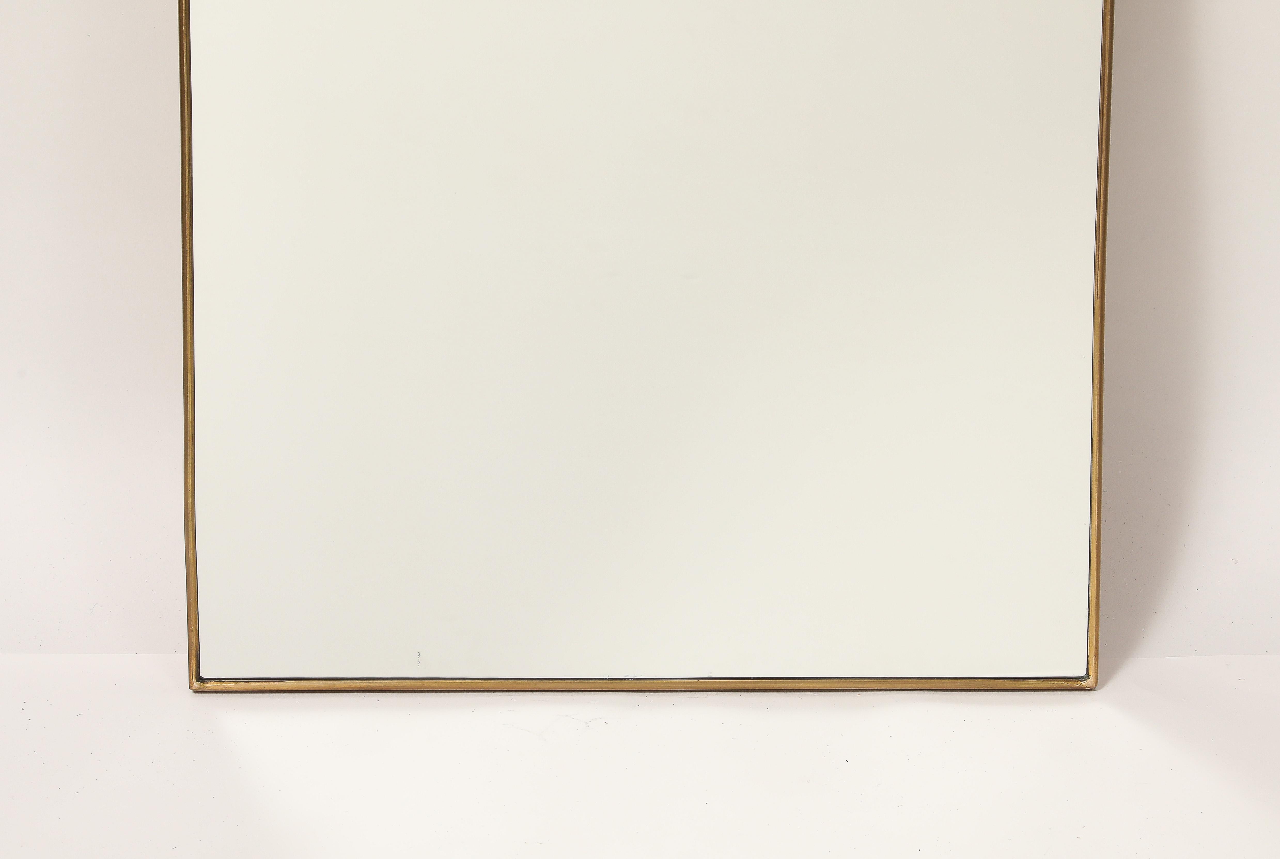 Miroir mural en laiton en forme d'arche, Italie du milieu du siècle, années 1950 en vente 1