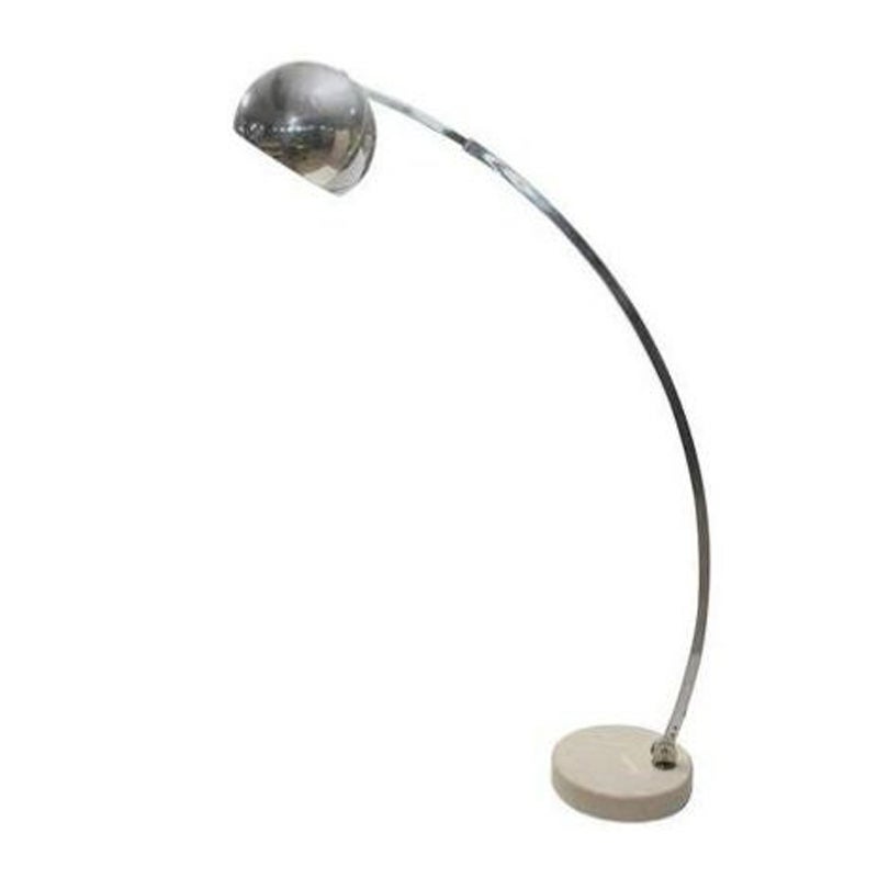 Lampadaire italien du milieu du siècle Arco chrome et marbre à boule oculaire réglable en vente