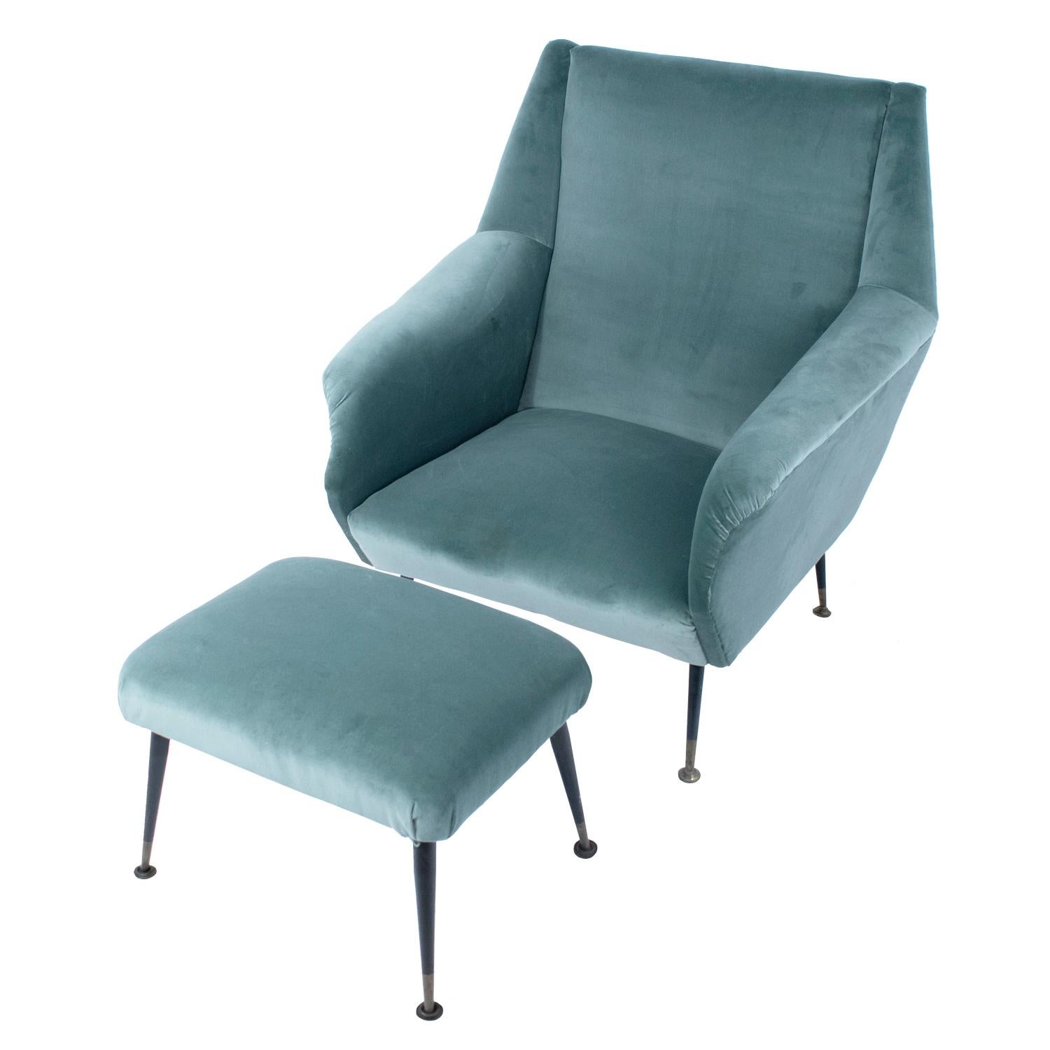 Midcentury Italian armchair and ottoman set, gray blue, 1950s.
New fabric in cotton velvet.