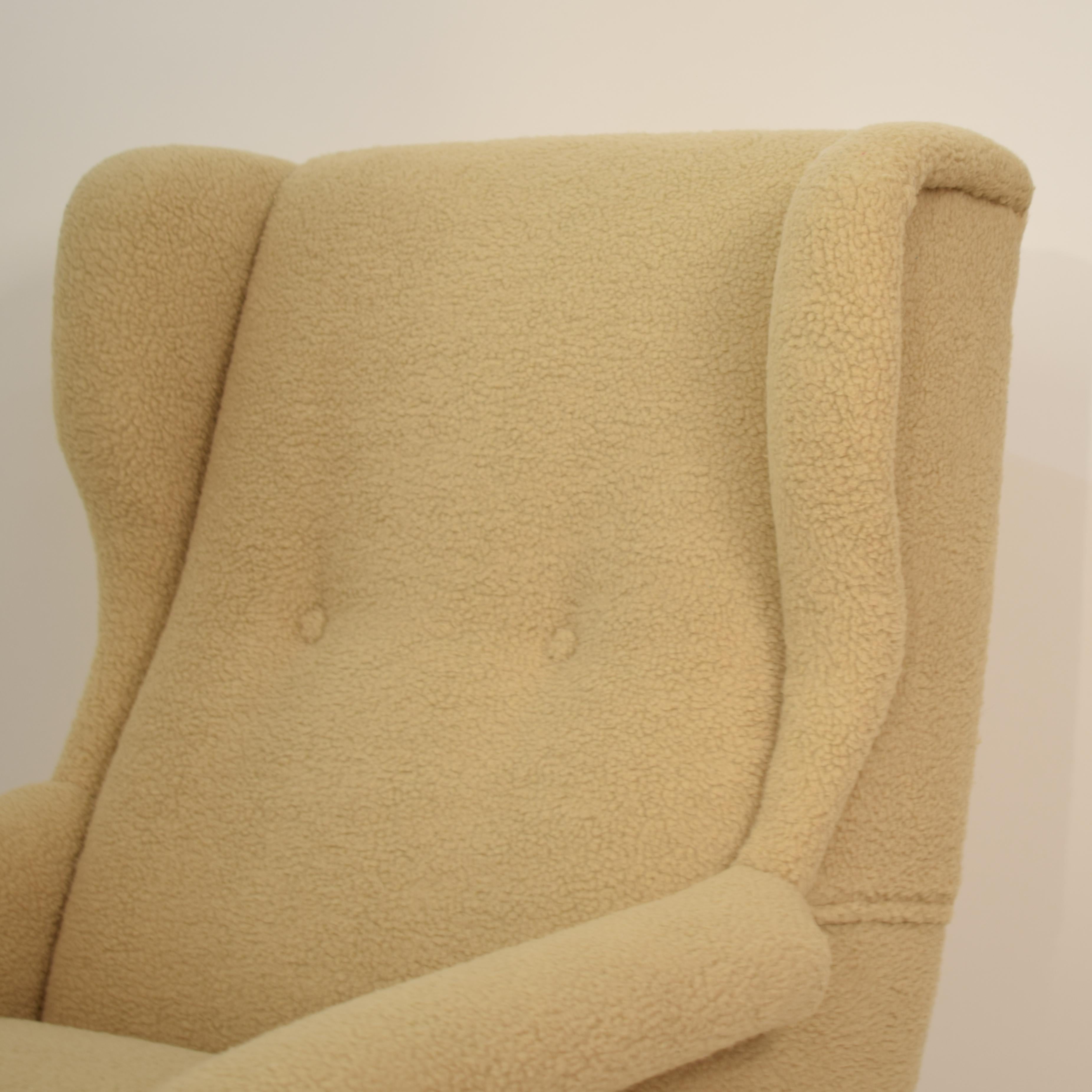 Midcentury Italian Armchair Lounge Chair in Beige Sandy Sheep Wool Fabric, 1950 In Good Condition In Berlin, DE
