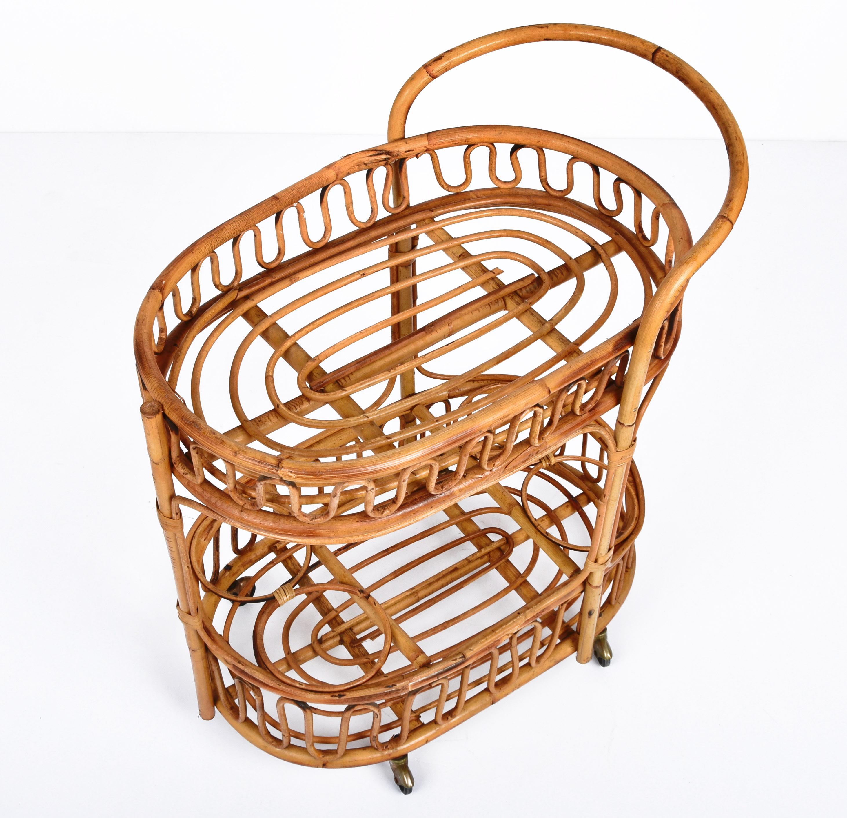 Midcentury Italian Bamboo and Rattan Oval Serving Side Bar Cart, 1960s In Good Condition In Roma, IT