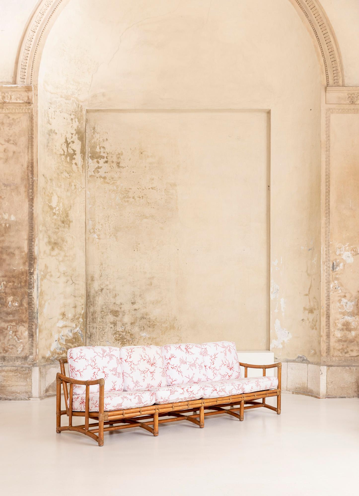 Italienische Bambus-Sofa aus der Mitte des Jahrhunderts von Lyda Levi, 1970  im Zustand „Hervorragend“ in Piacenza, Italy