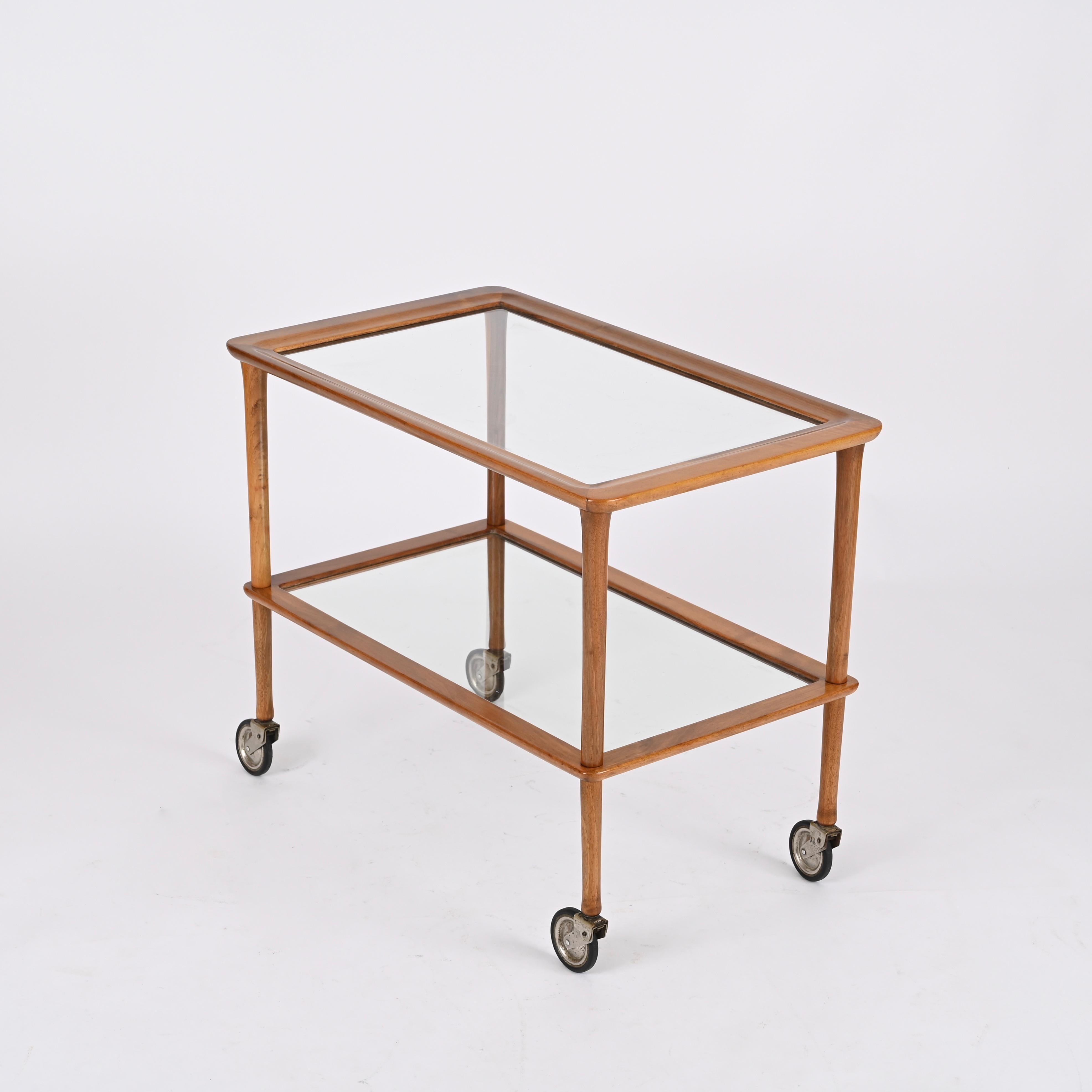 Midcentury Italian Bar Cart in Walnut and Glass, Cesare Lacca, Italy, 1960s For Sale 6
