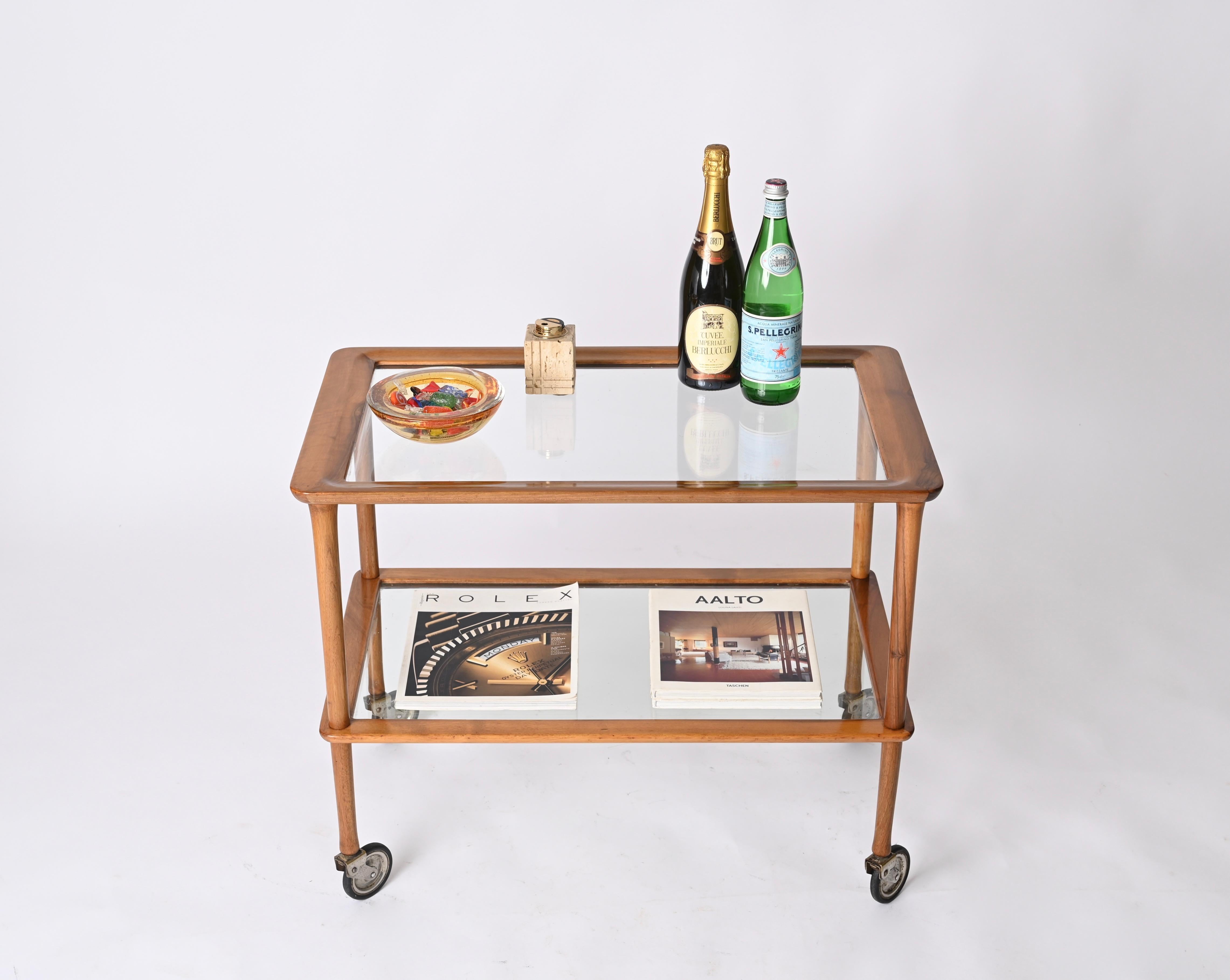 Mid-Century Modern Midcentury Italian Bar Cart in Walnut and Glass, Cesare Lacca, Italy, 1960s For Sale