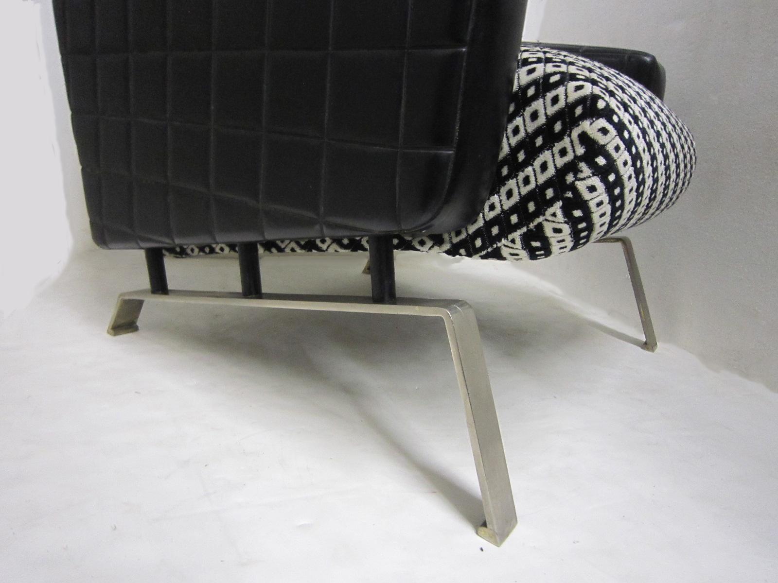Midcentury Italian Black and White Armchairs with Metal Bases, G. Frattini, Pair For Sale 7