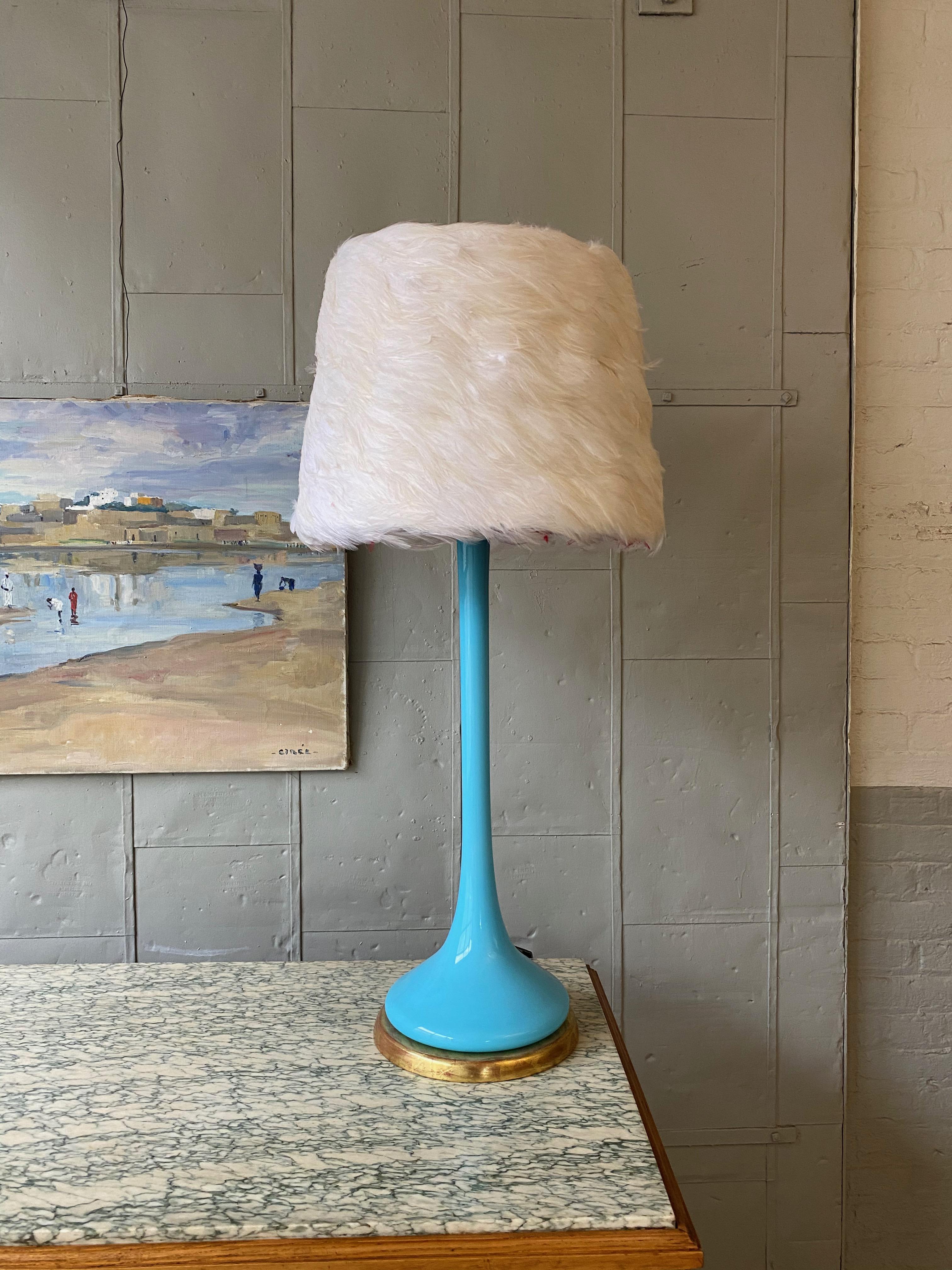 Mid Century Italian Blue Venetian Glass Lamp on Giltwood Base In Good Condition For Sale In Buchanan, NY