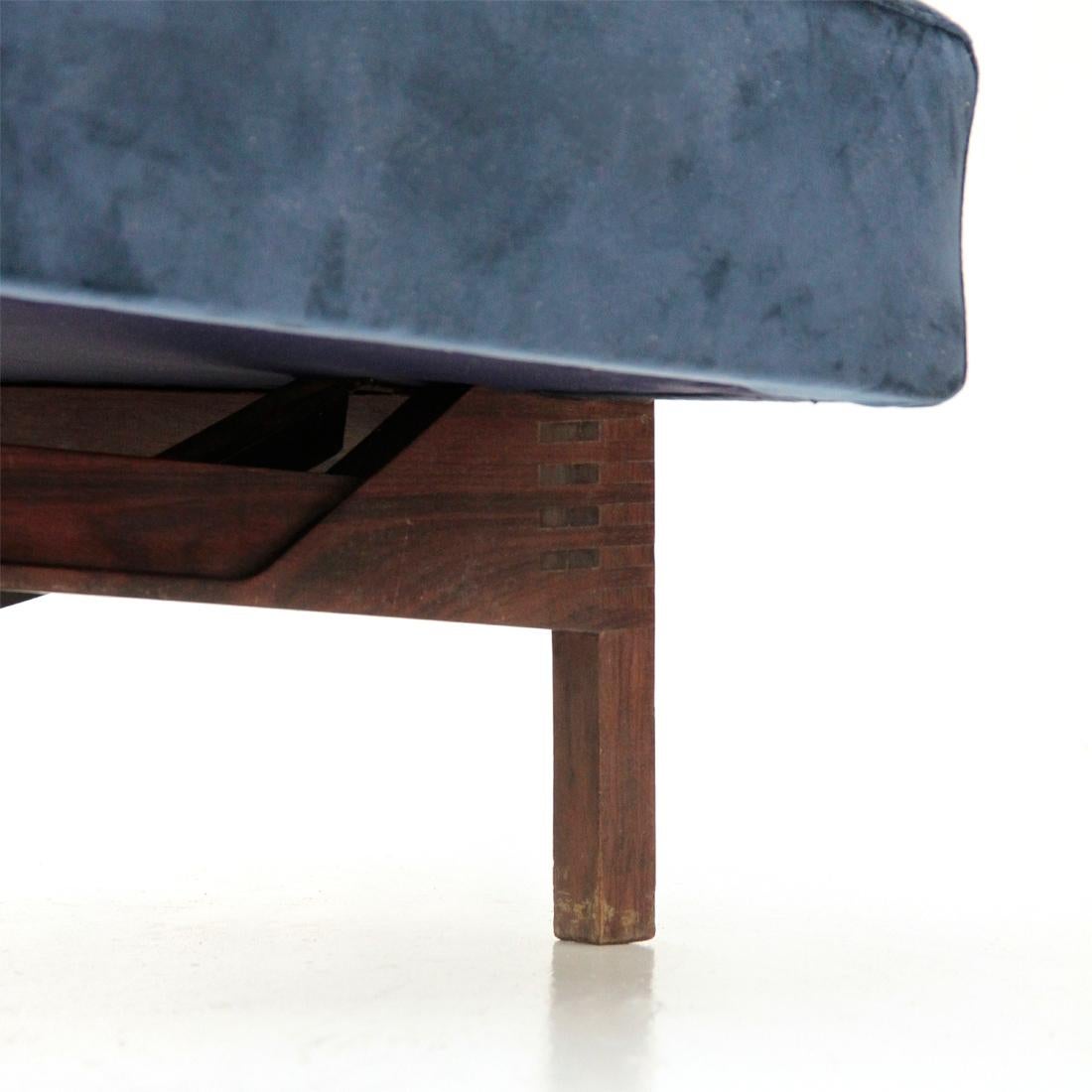 Midcentury Italian Blue Velvet Sofa Model 872 by Gianfranco Frattini for Cassin 4