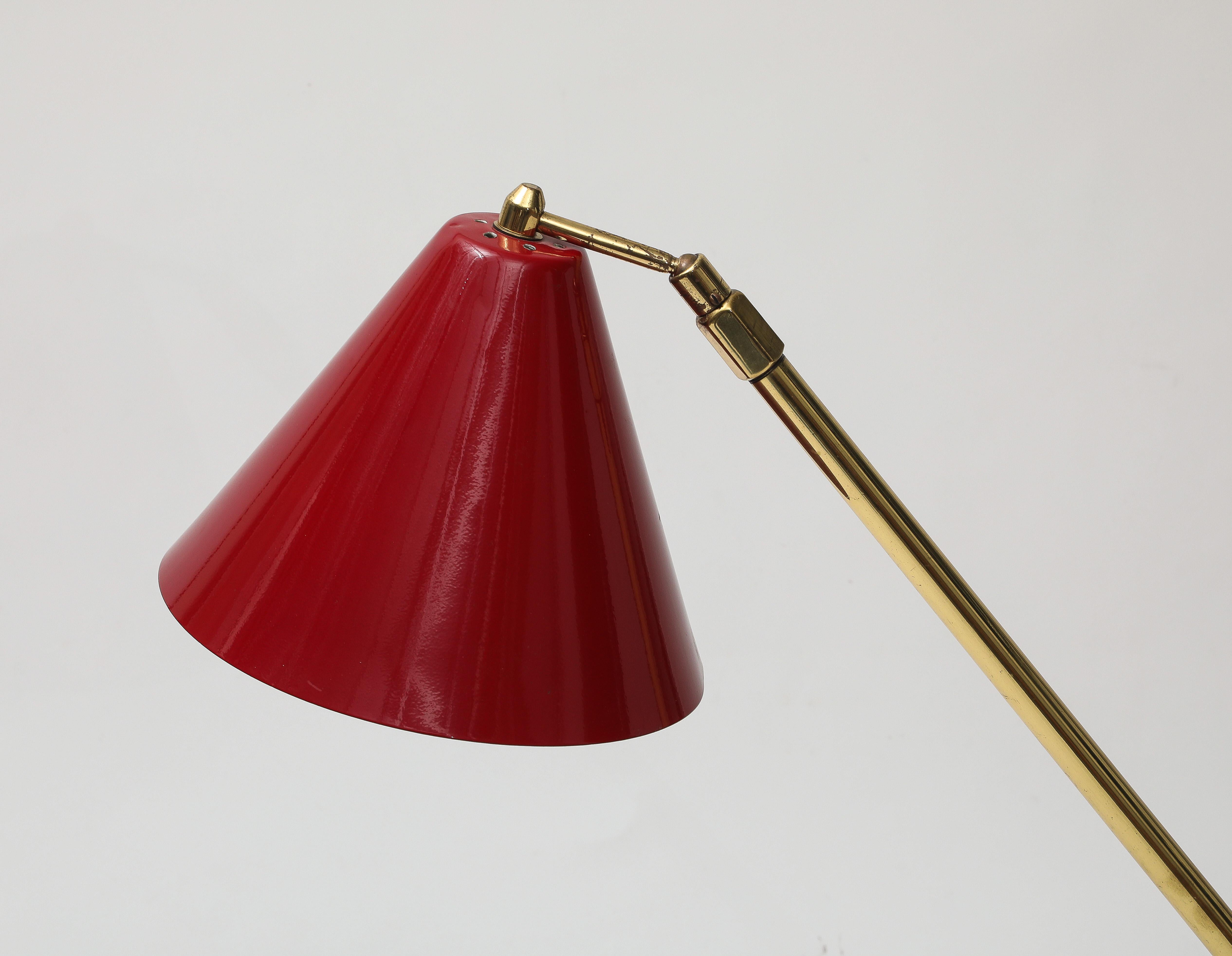 Verstellbare Stehlampe aus italienischem Messing aus der Mitte des Jahrhunderts (Italienisch) im Angebot
