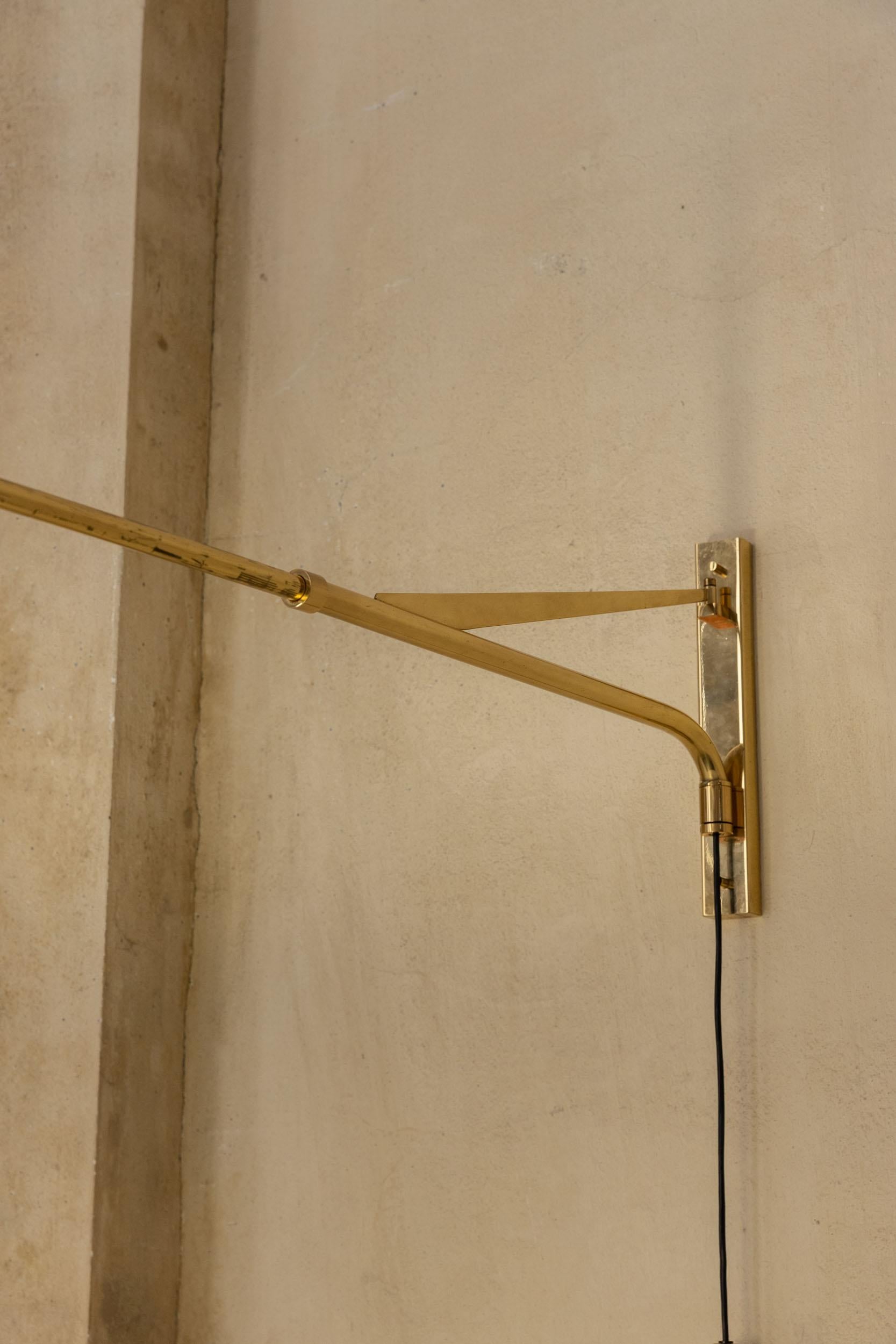Brass Midcentury italian brass adjustable wall light For Sale