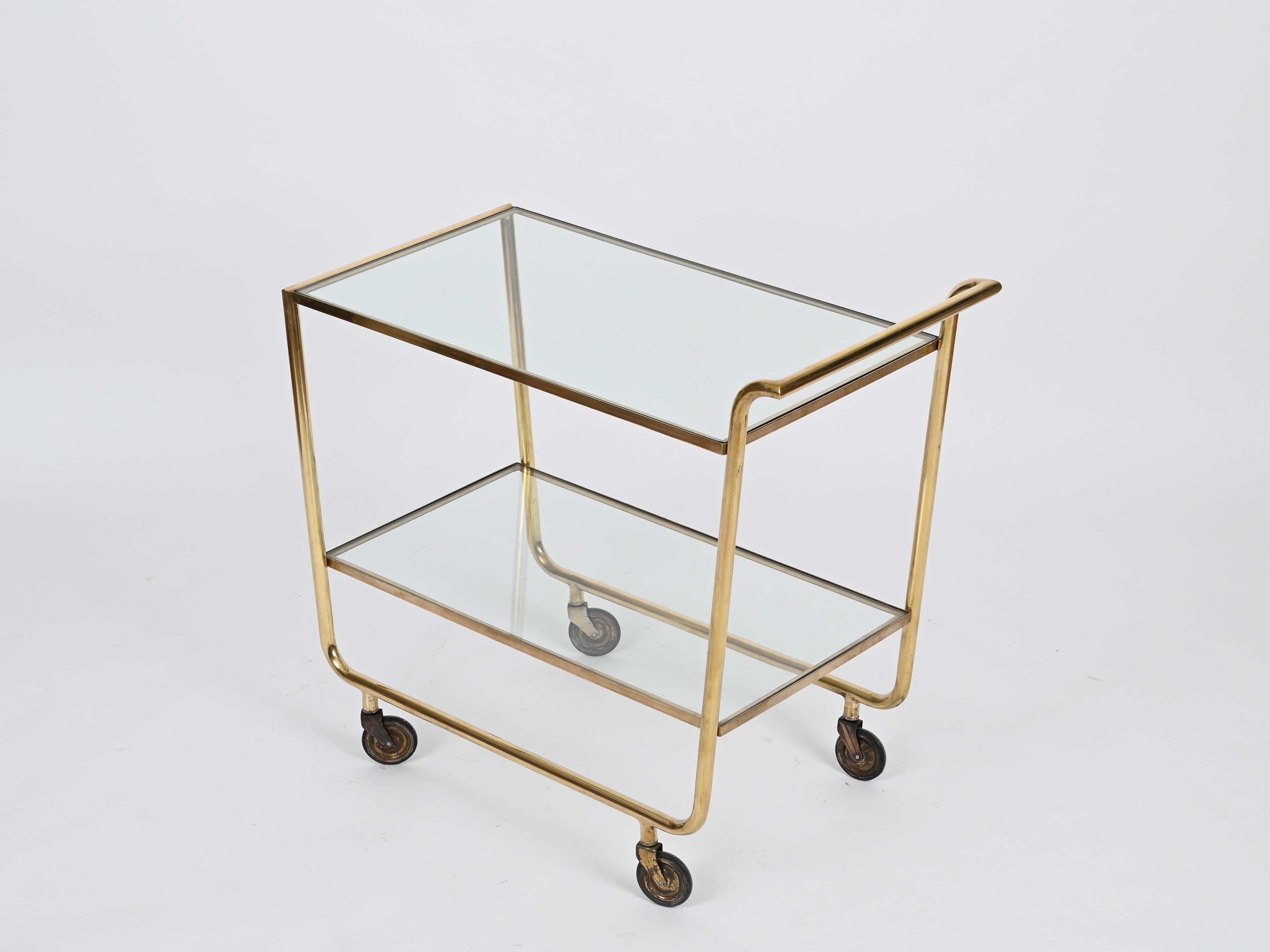 Grand chariot de bar en laiton et cristal, Cesar Lacca, années 1950 en vente 5