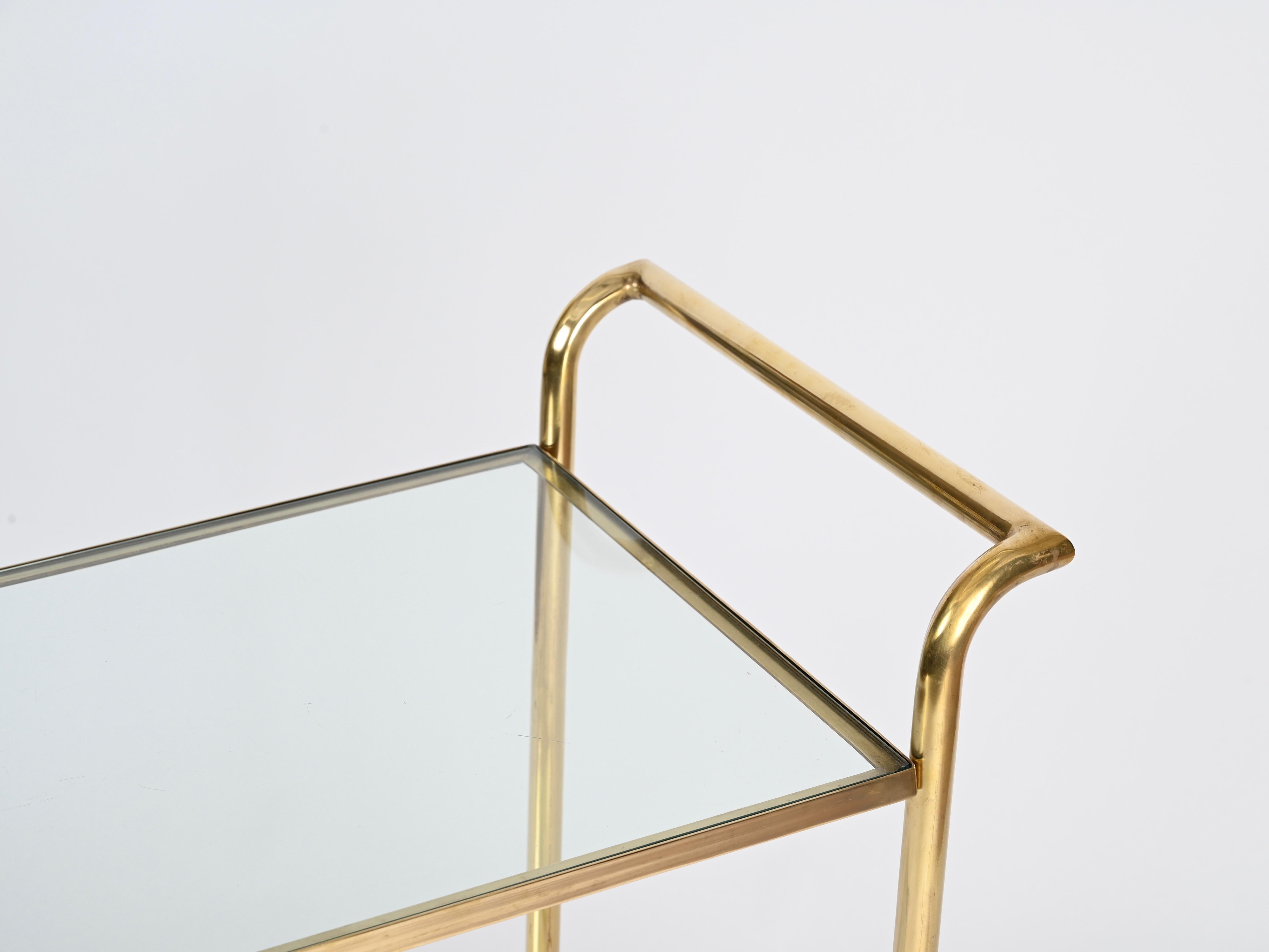 Fait main Grand chariot de bar en laiton et cristal, Cesar Lacca, années 1950 en vente