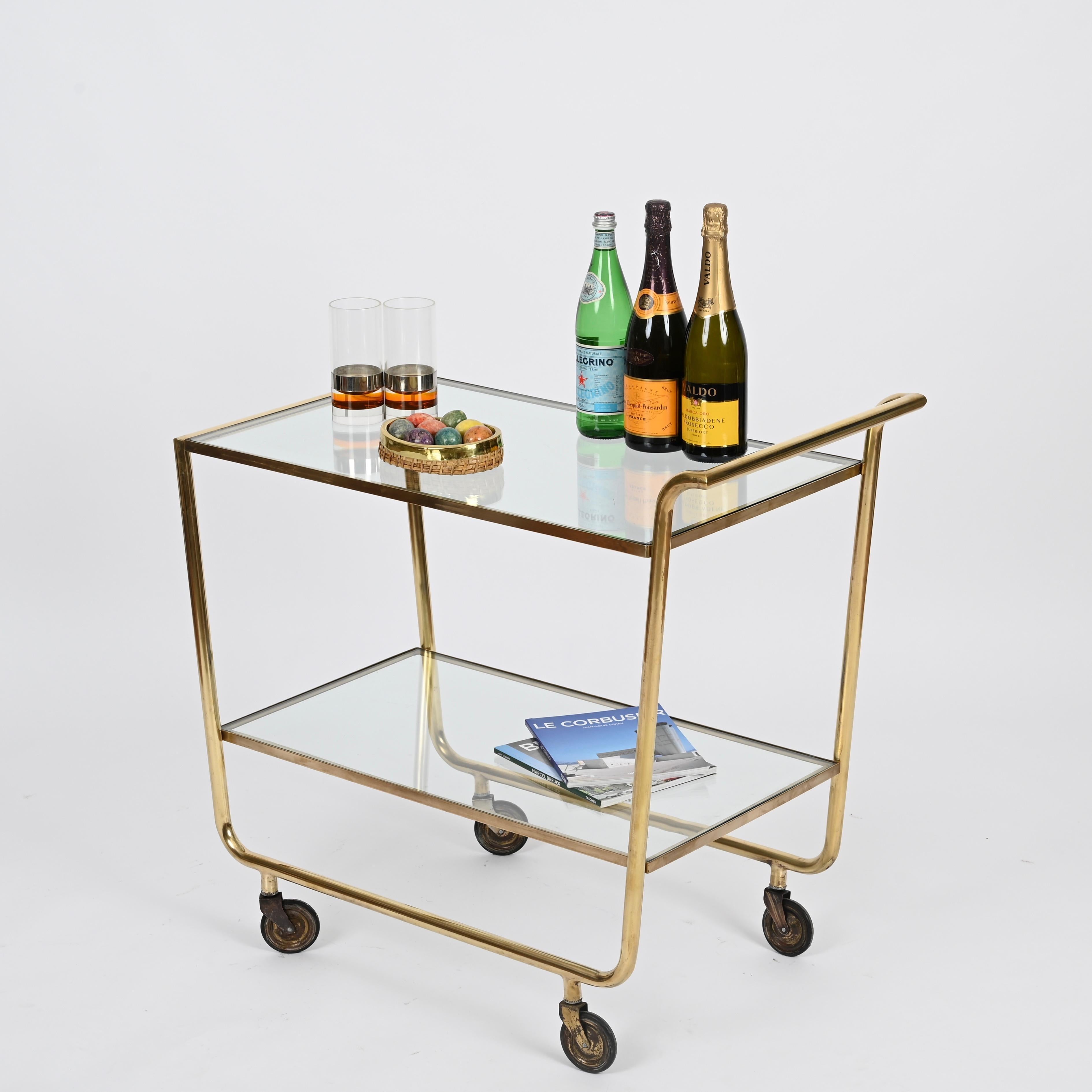 Grand chariot de bar en laiton et cristal, Cesar Lacca, années 1950 Bon état - En vente à Roma, IT