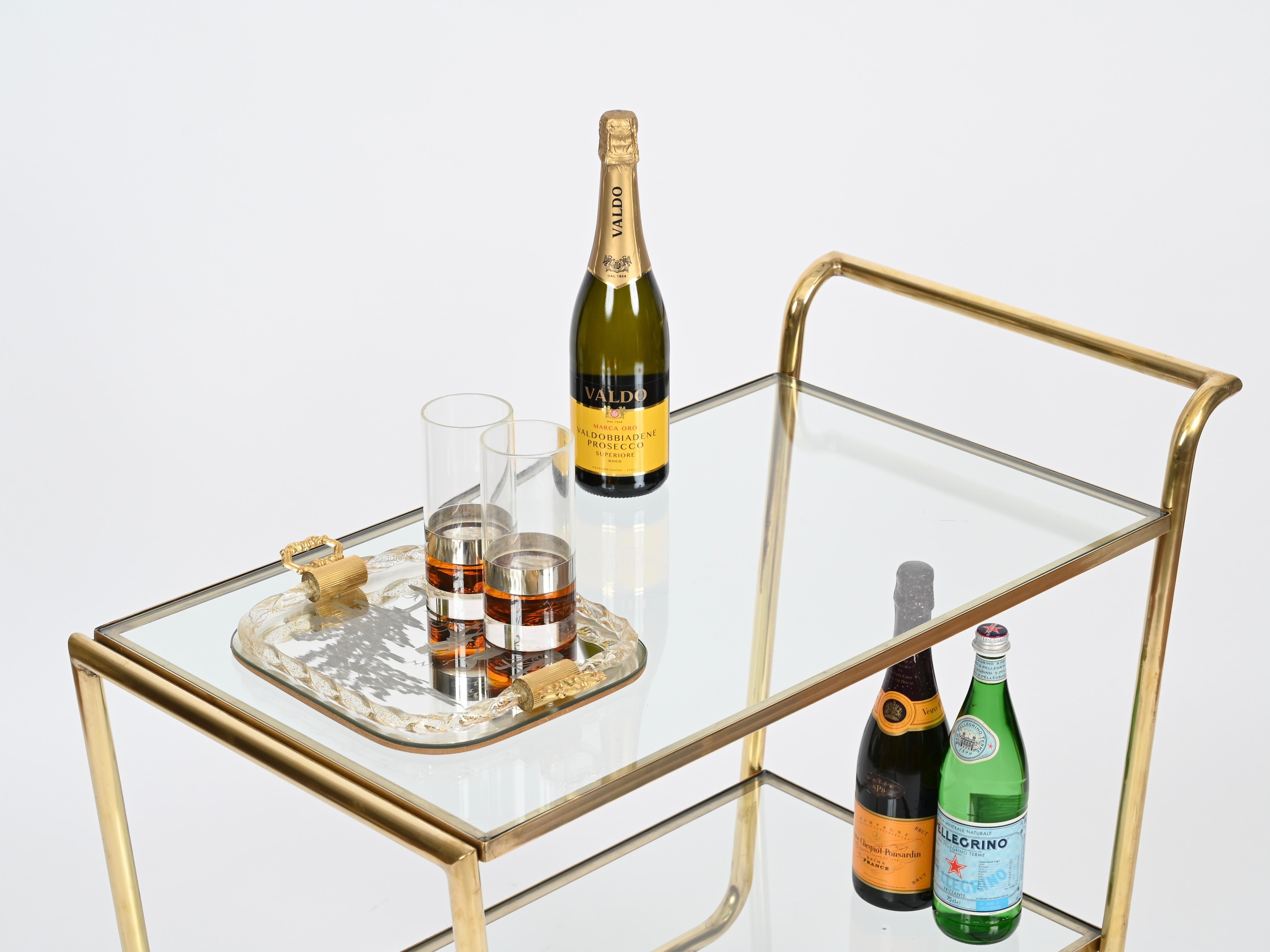 Grand chariot de bar en laiton et cristal, Cesar Lacca, années 1950 en vente 1