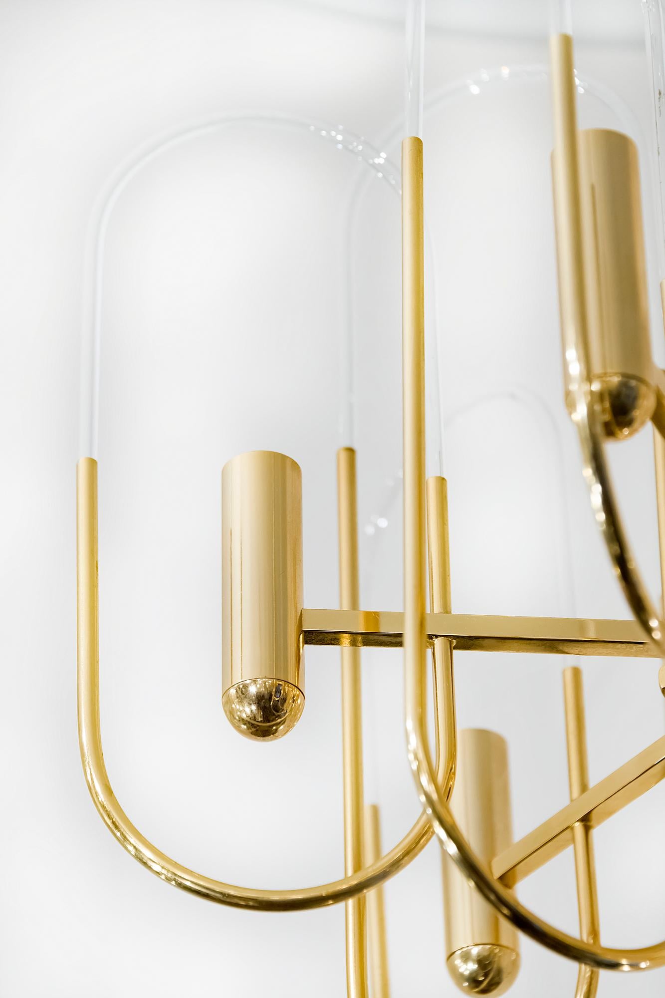 Hand-Crafted Midcentury Italian Brass and Glass Chandelier by Sciolari, circa 1960