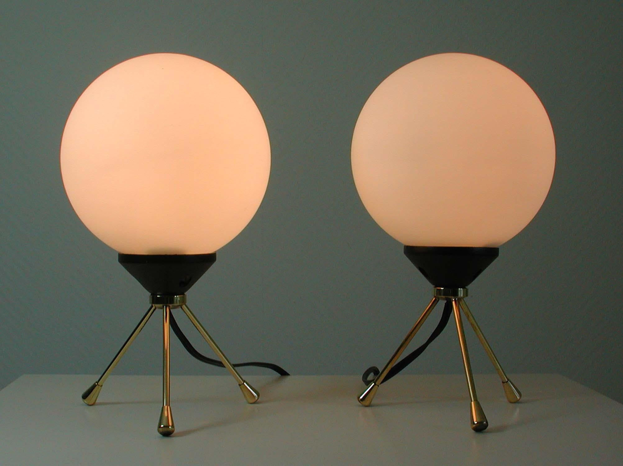Midcentury Italian Brass and Opal Sputnik Table Lamps, Set of 2, 1950s 4