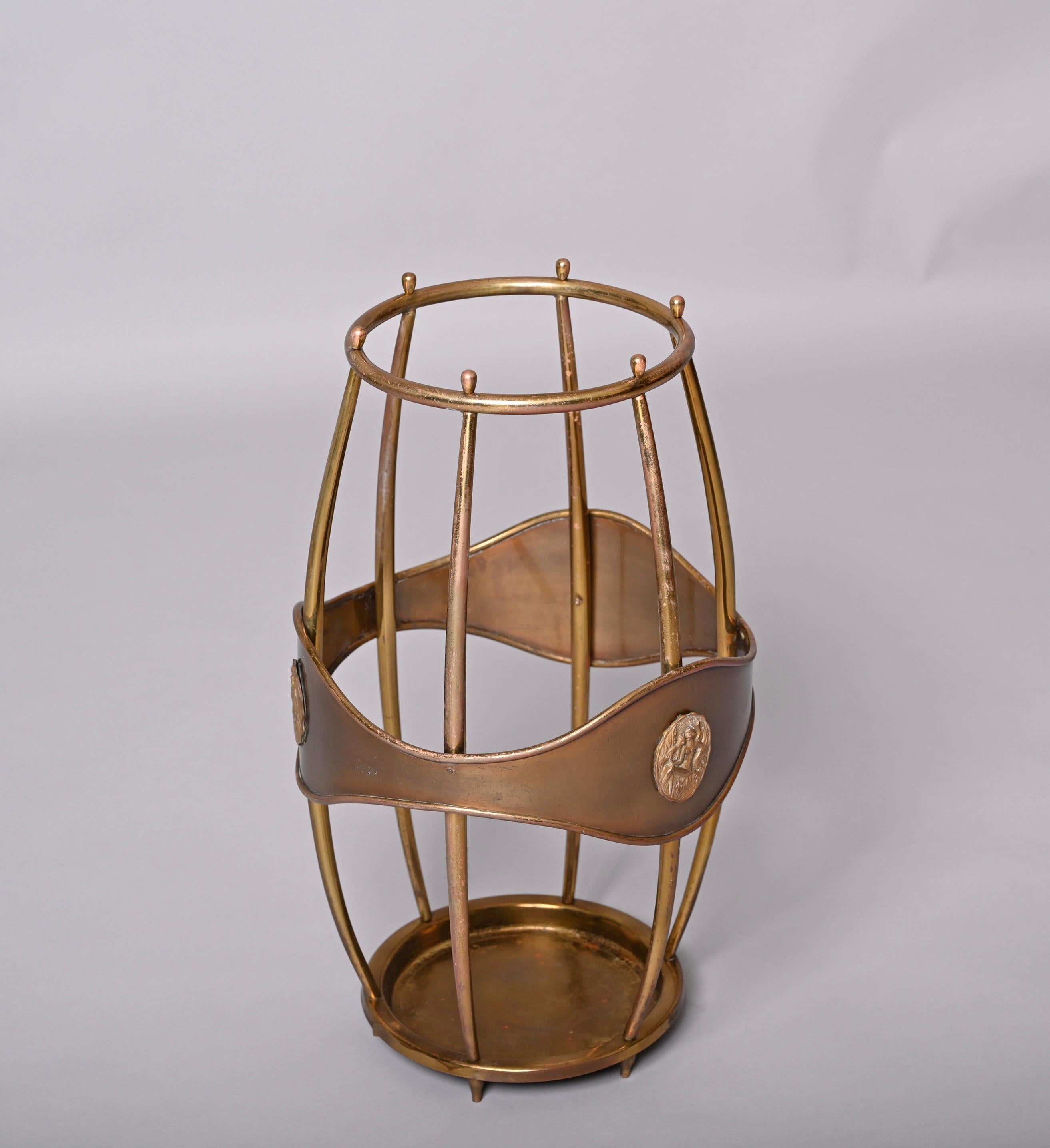 Midcentury Italian Brass Barrell-Shaped Umbrella Stand and Cane Holder, 1950s For Sale 10