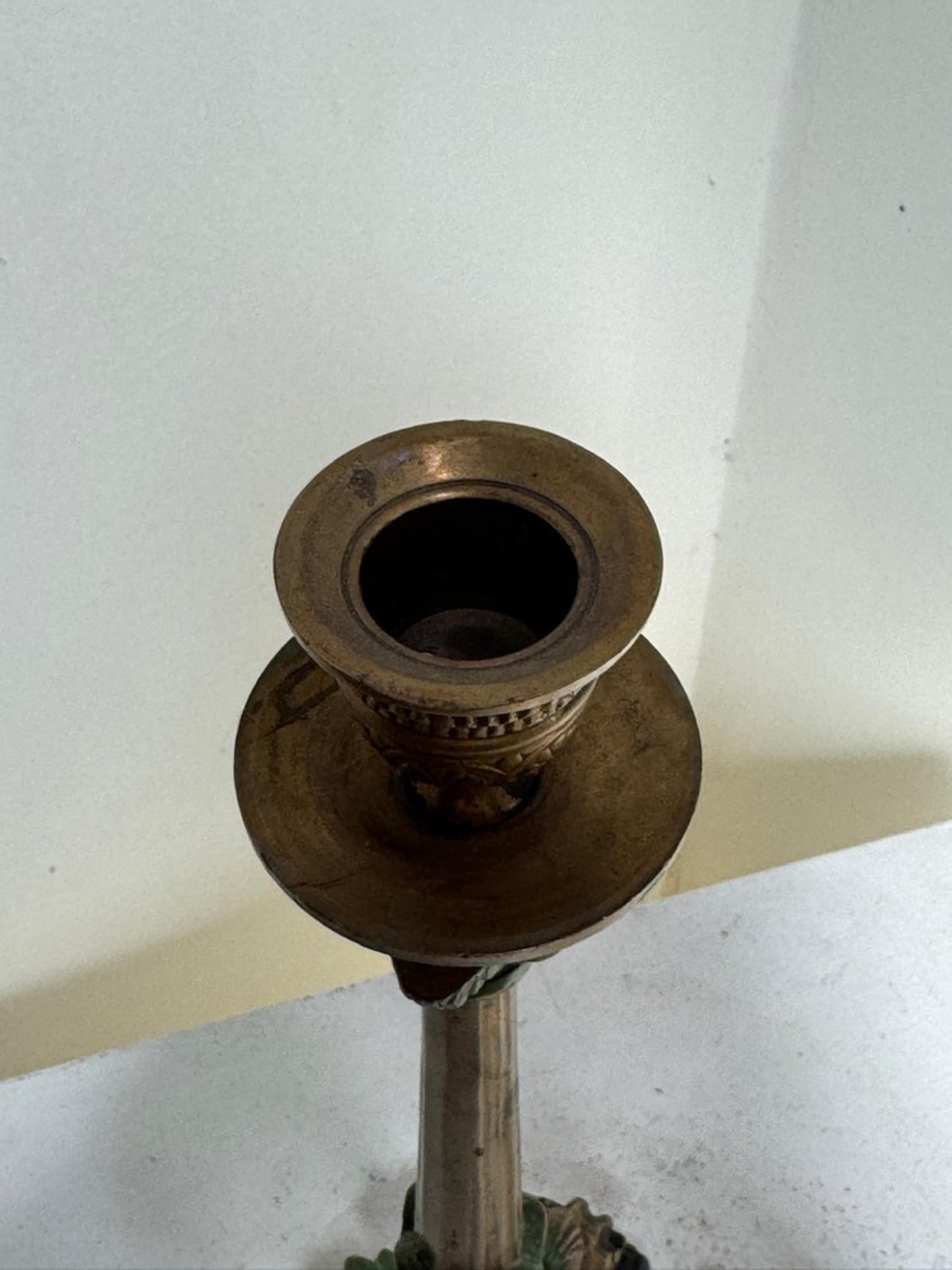 Italiano Candelieri italiani di metà secolo in ottone/bronzo in vendita