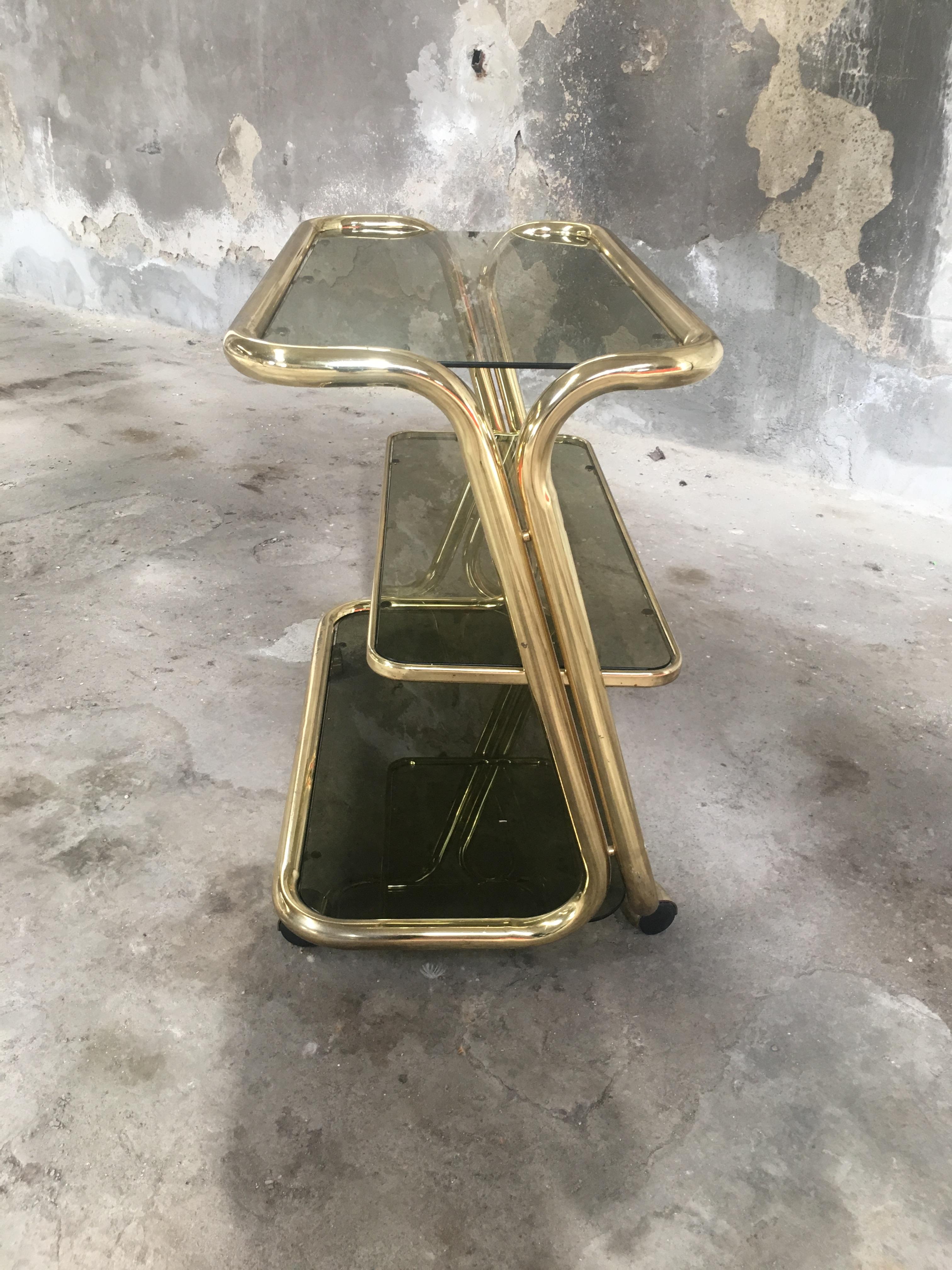 Midcentury Italian Brass Metal Bar Cart with Smoked Glass Shelves from 1970s In Good Condition In Prato, IT