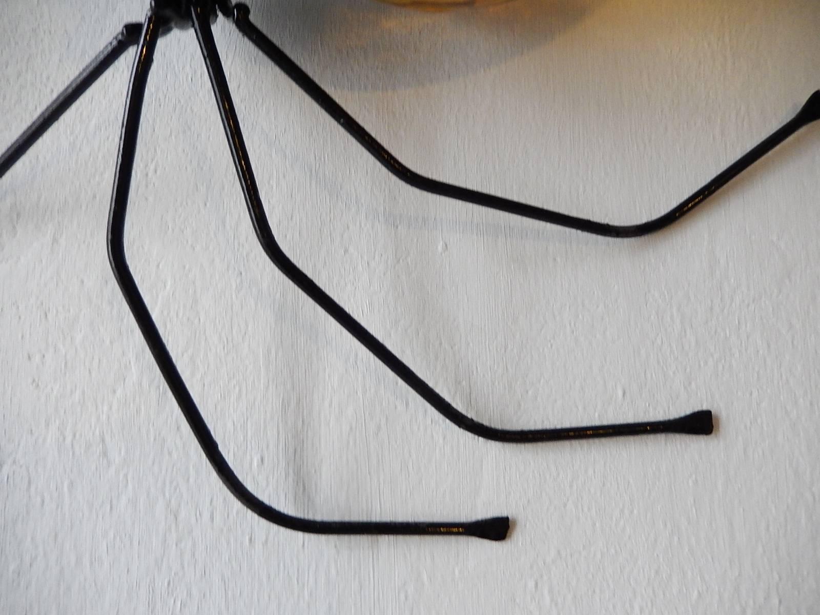 Lámpara Brutalista Italiana de Mitad de Siglo con Cuerpo de Vidrio Ámbar Araña Cristal de Murano en venta