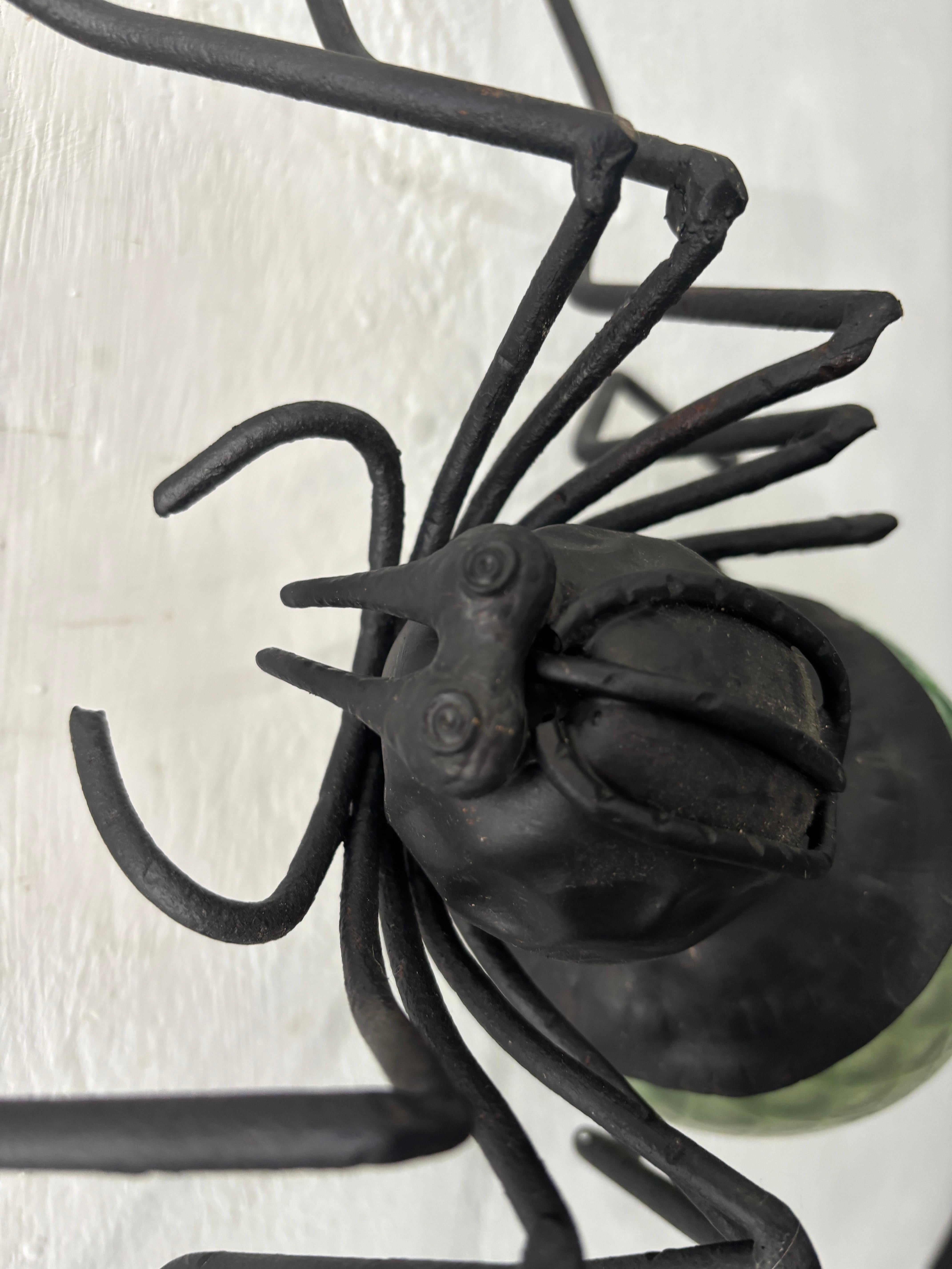 Applique italienne brutaliste du milieu du siècle dernier avec détails en forme d'araignée en verre vert rare en vente 4