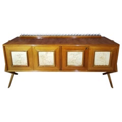 Midcentury Italian Cantù Sideboard in Beechwood and Multiform Feet, 1950s