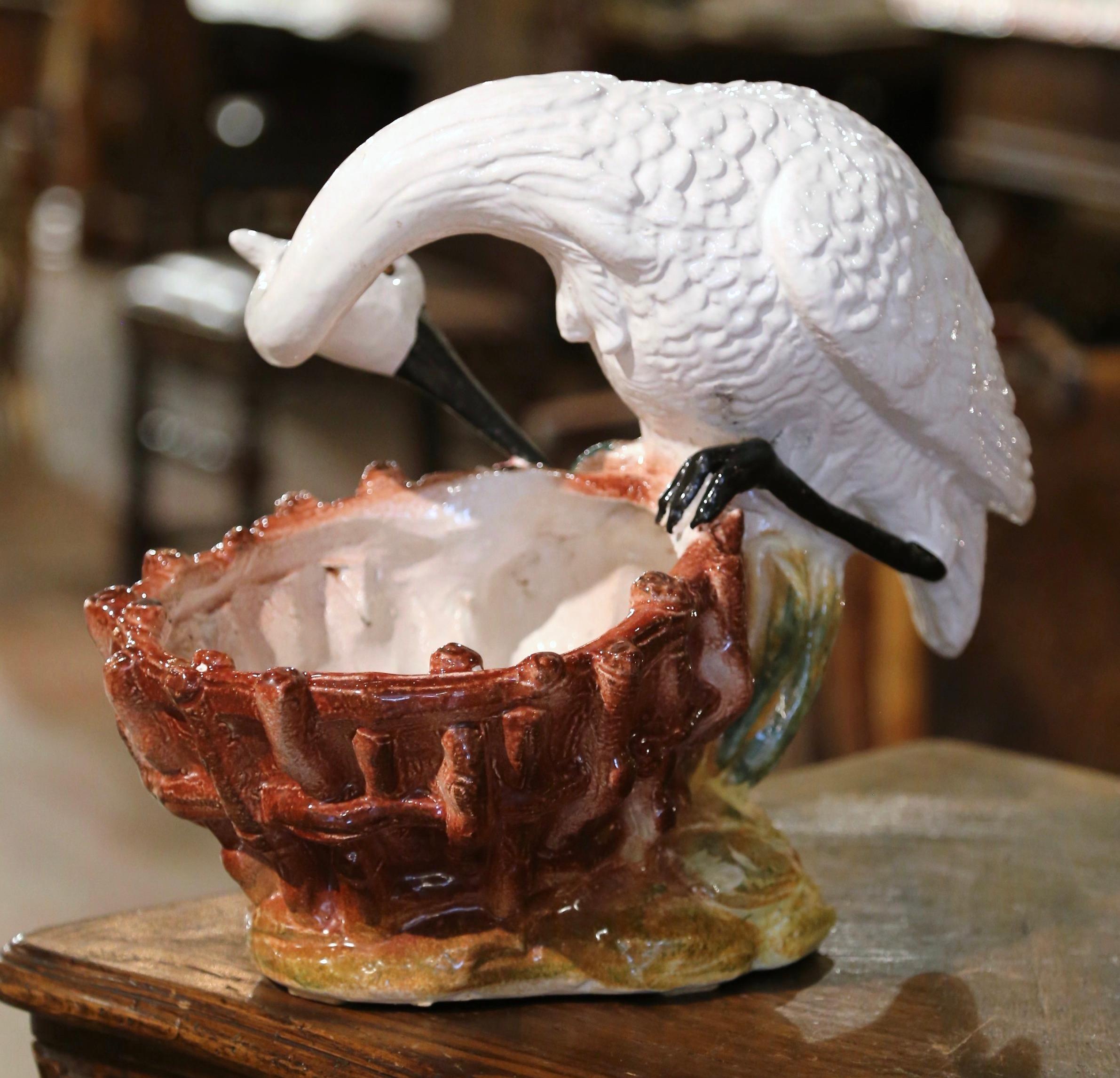 Midcentury Italian Carved Gemalt Keramik Pflanzer Zusammensetzung mit Swan Decor im Zustand „Hervorragend“ im Angebot in Dallas, TX