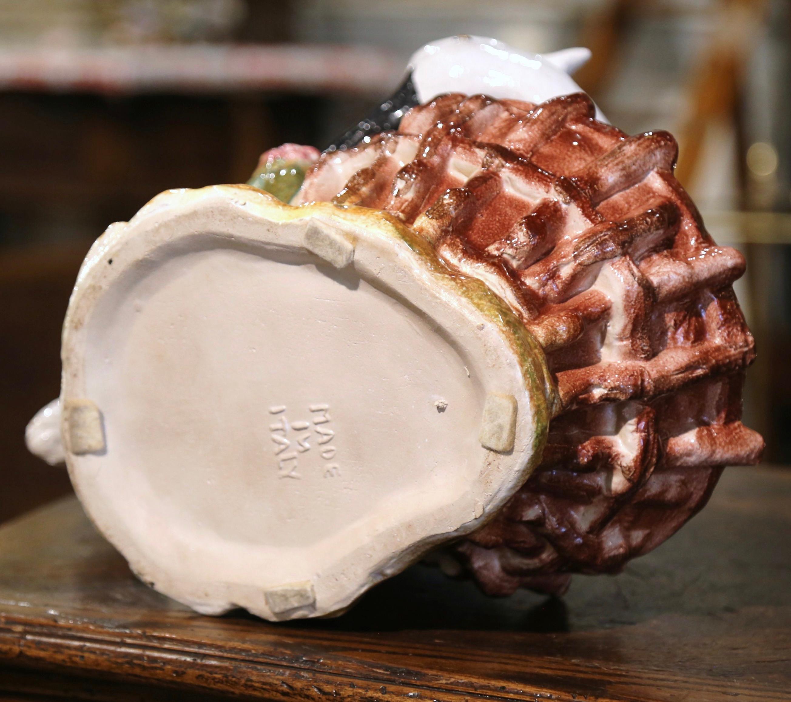 Midcentury Italian Carved Gemalt Keramik Pflanzer Zusammensetzung mit Swan Decor im Angebot 3