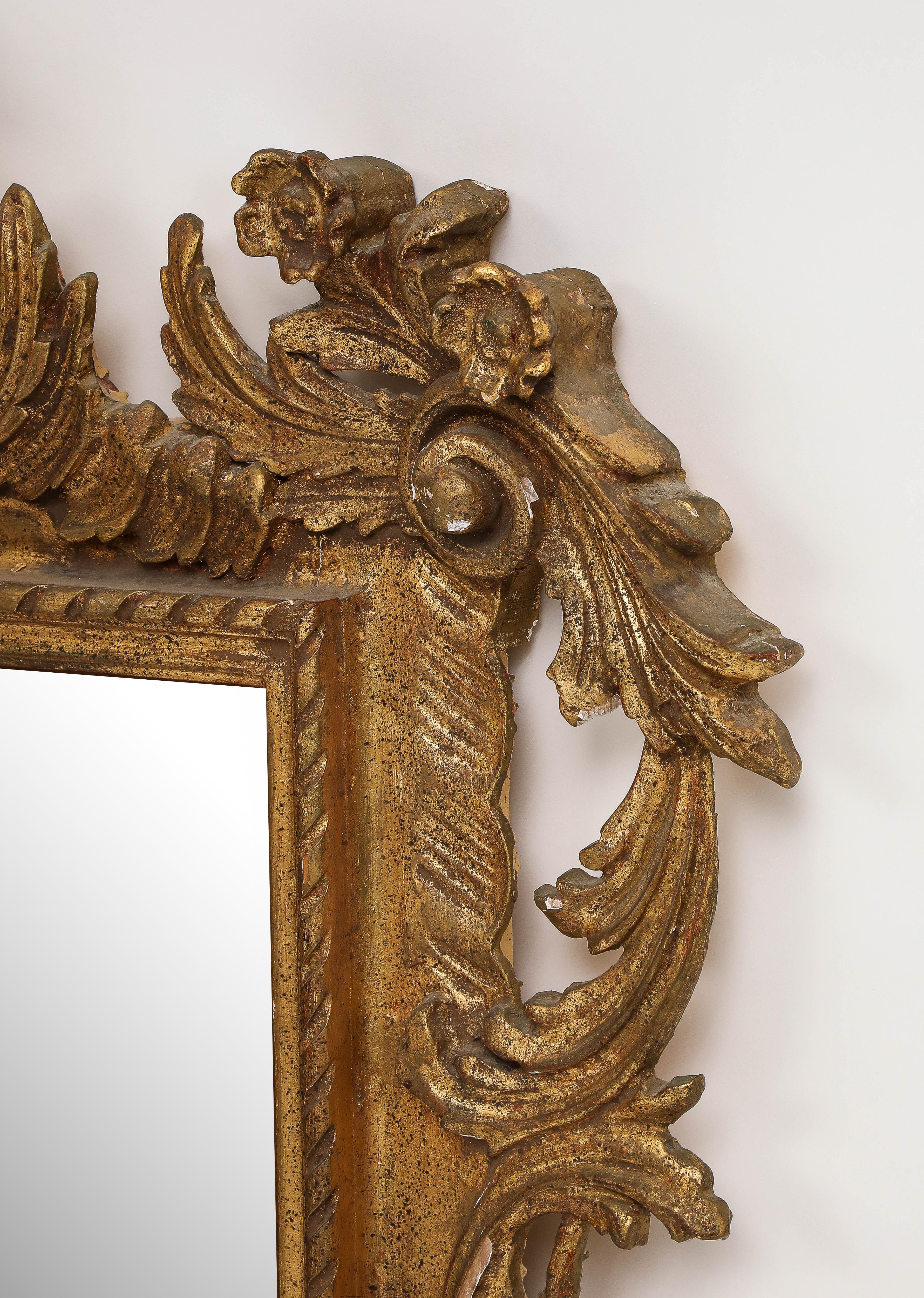 Miroir en bois doré sculpté de style rococo italien du milieu du siècle  en vente 6