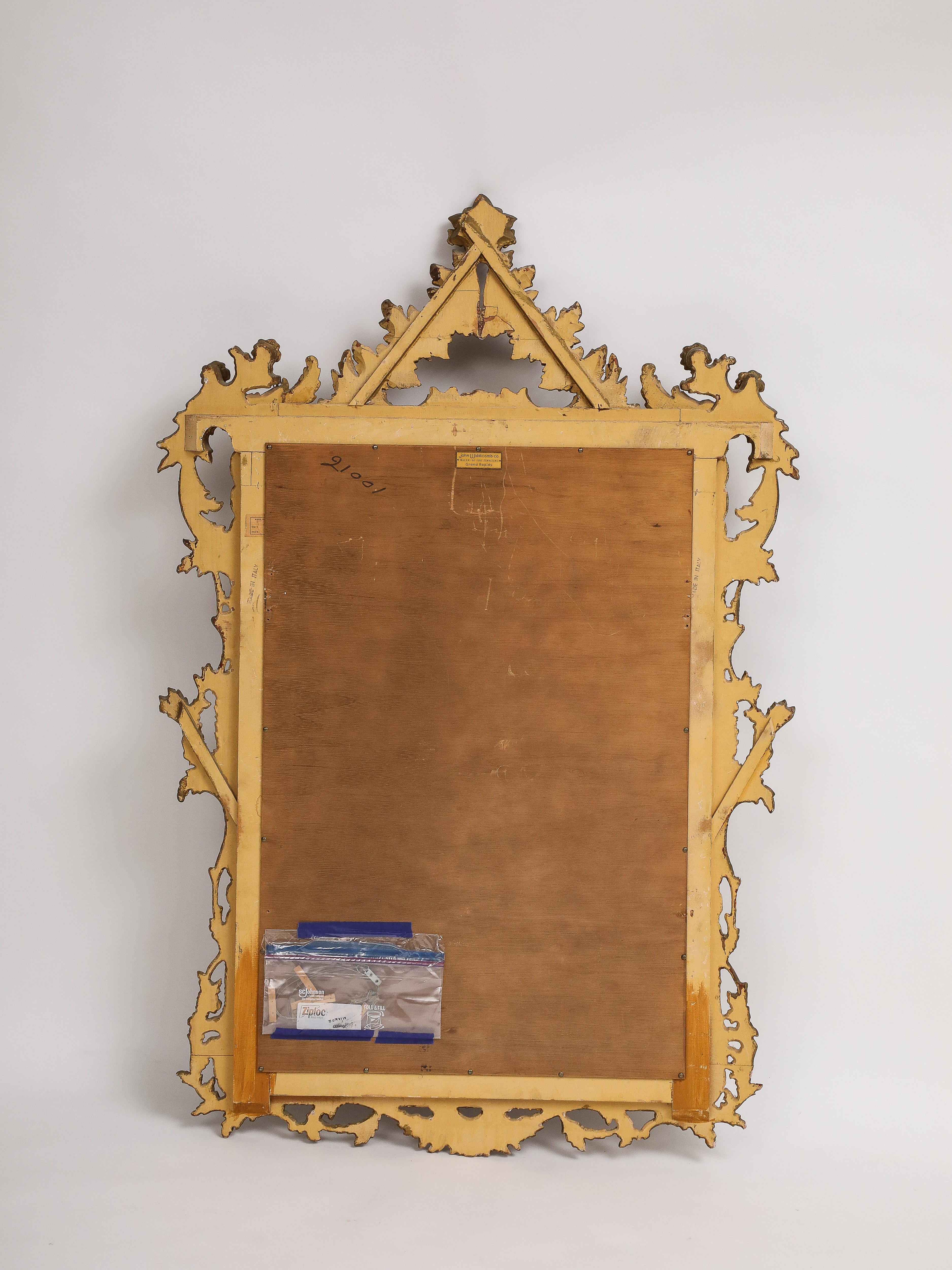Miroir en bois doré sculpté de style rococo italien du milieu du siècle  en vente 10