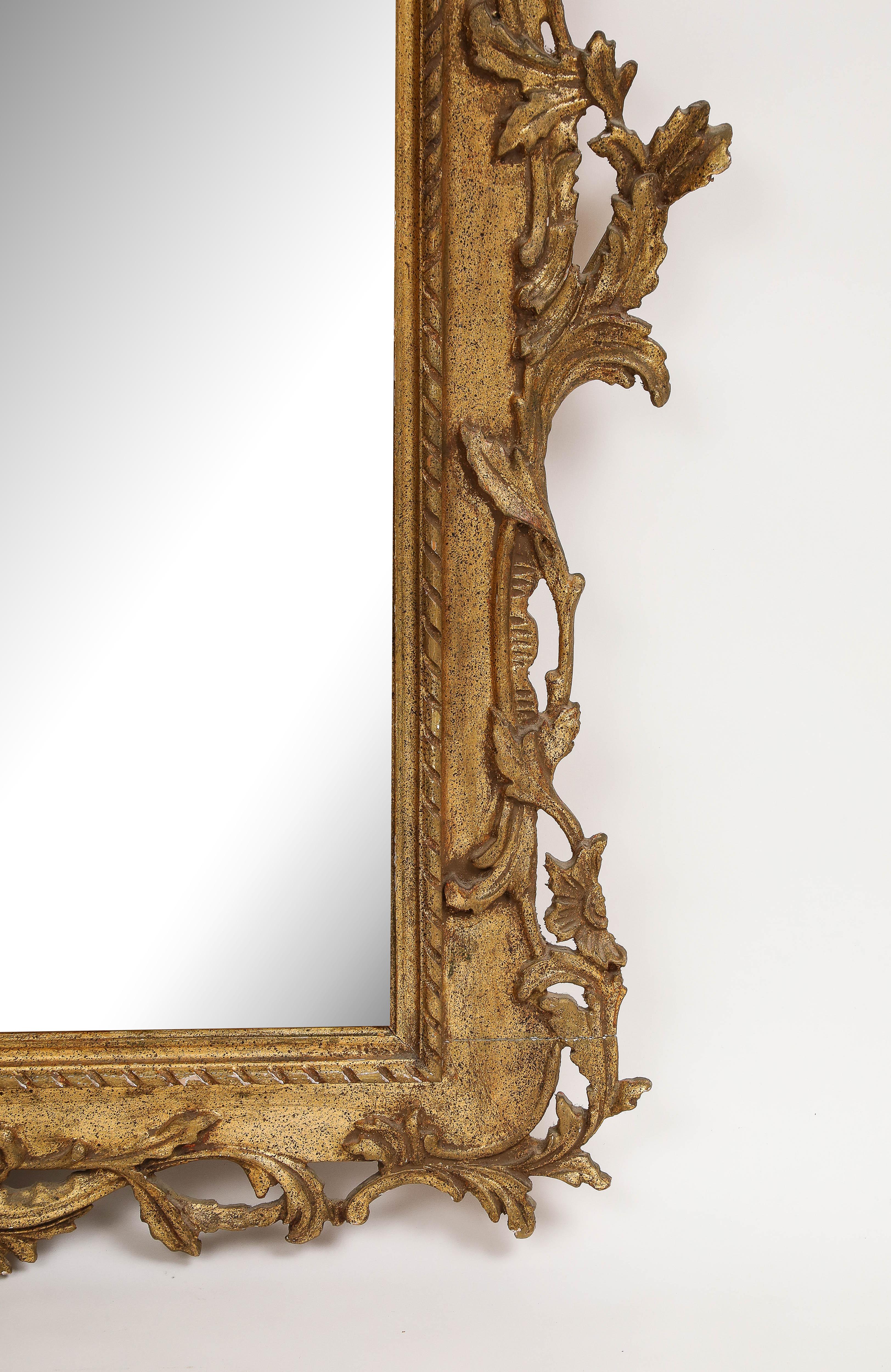 Midcentury Italienisch geschnitzt Rokoko-Stil Giltwood-Spiegel  im Angebot 2