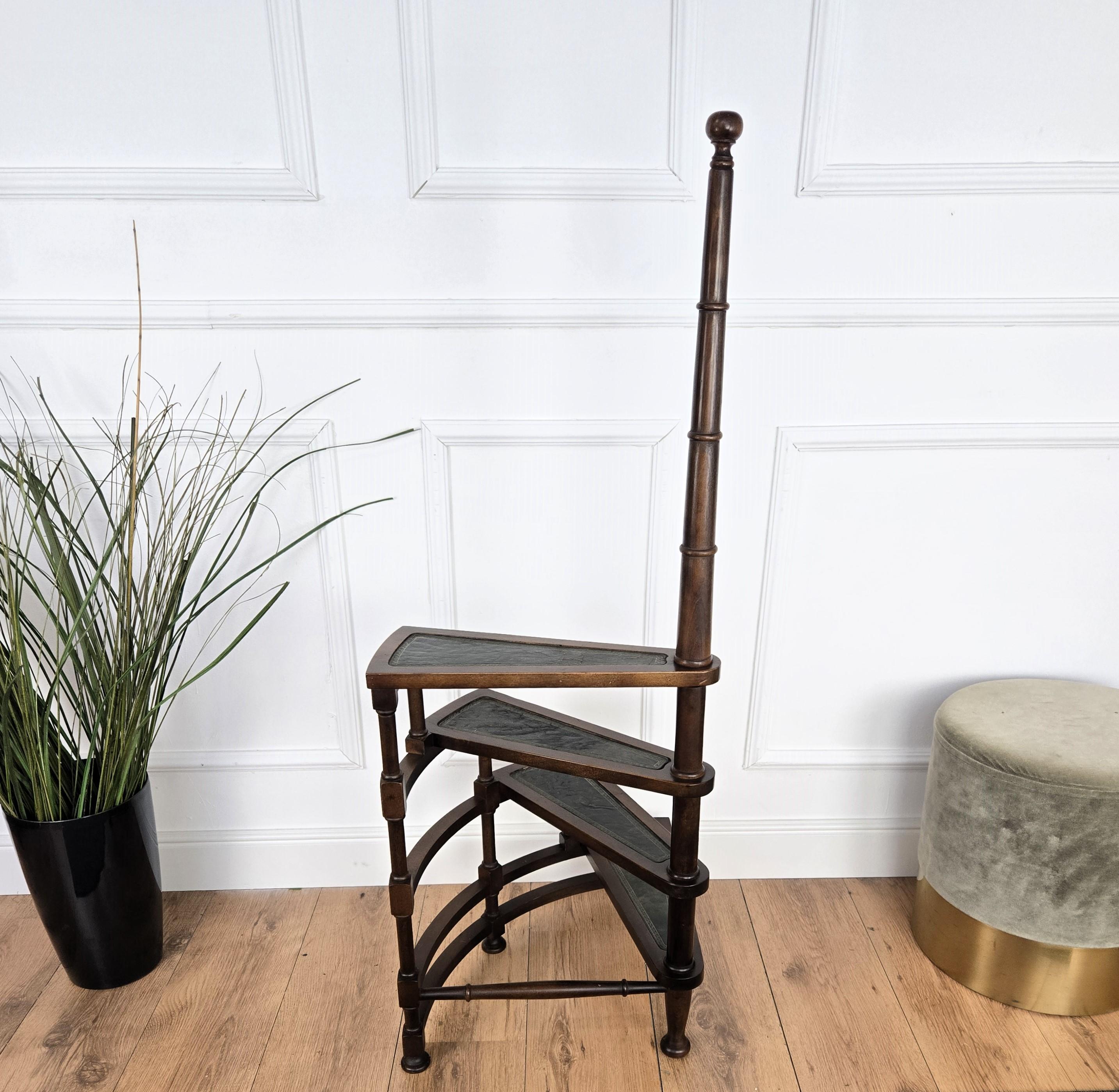20th Century Midcentury Italian Carved Walnut Wood and Leather Spiral 4-Step Library Ladder