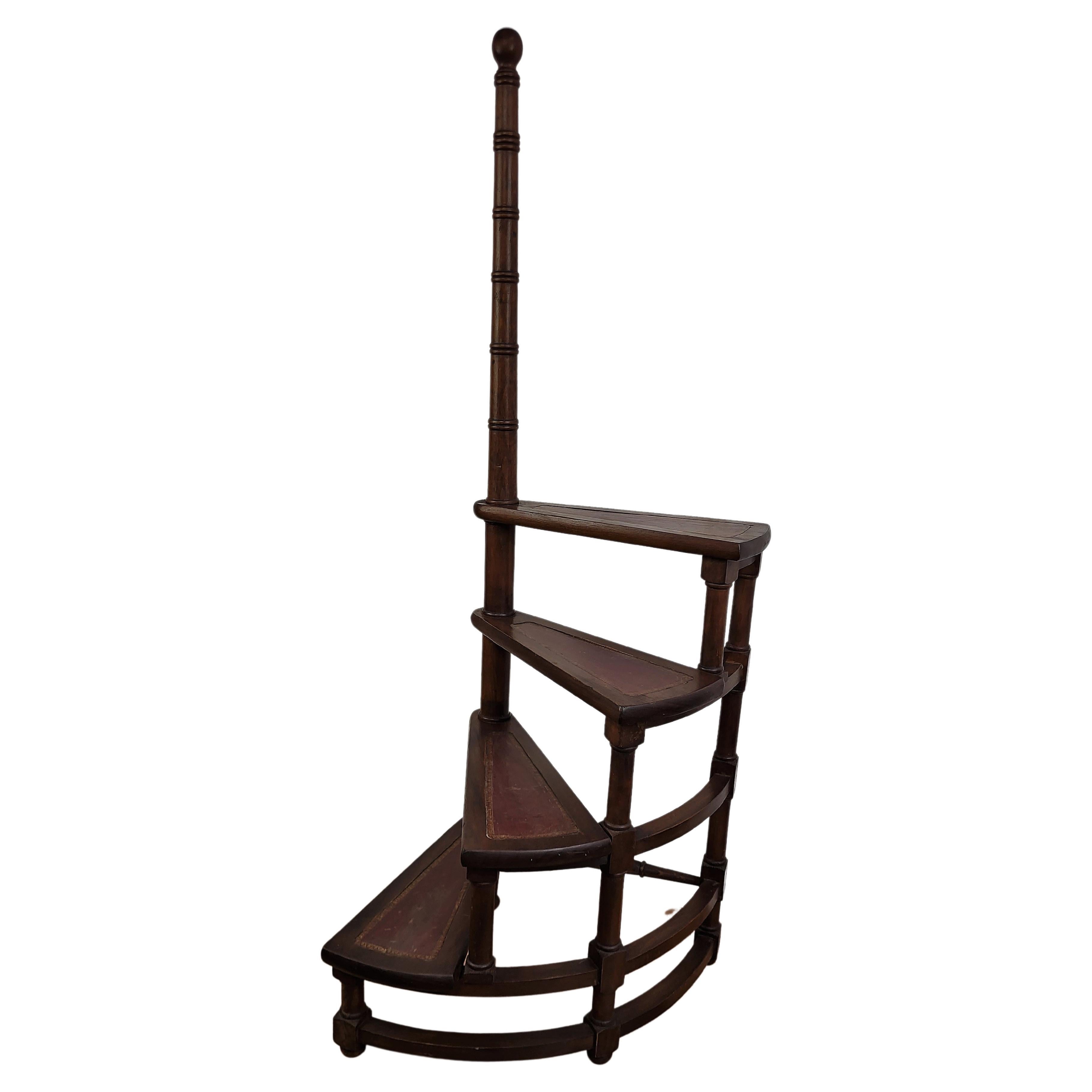 Midcentury Italian Carved Walnut Wood and Leather Spiral 4-Step Library Ladder
