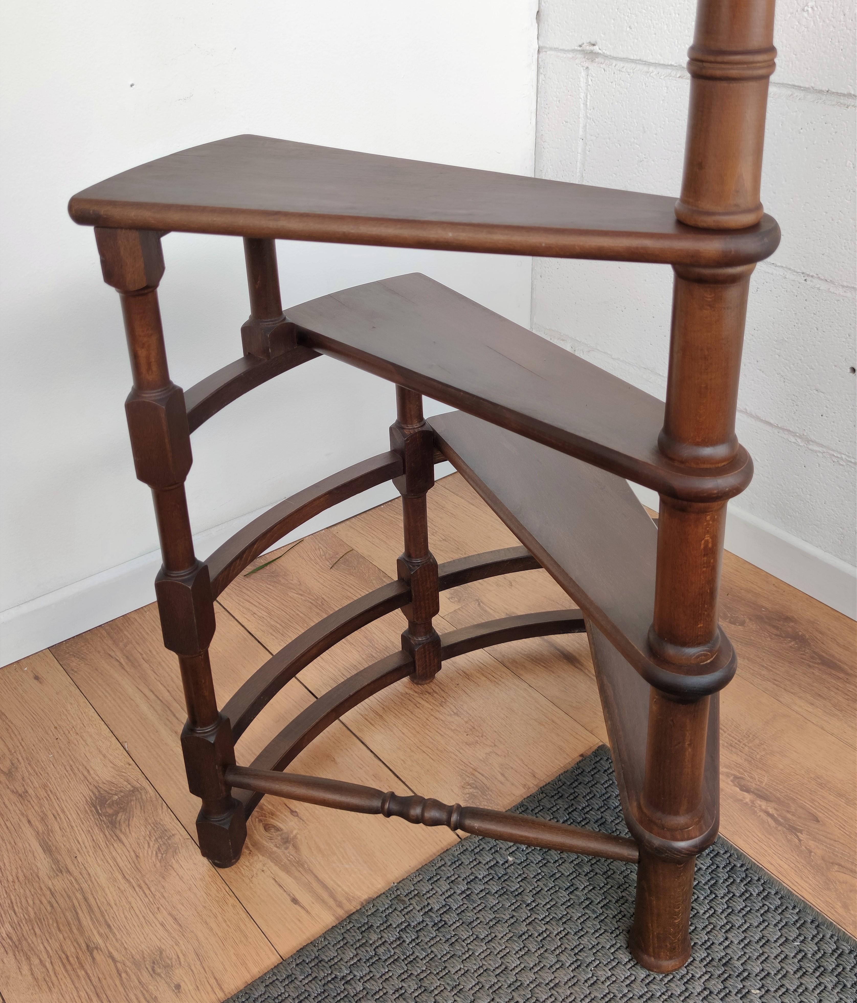 20th Century Midcentury Italian Carved Walnut Wood Spiral 4-Step Library Ladder