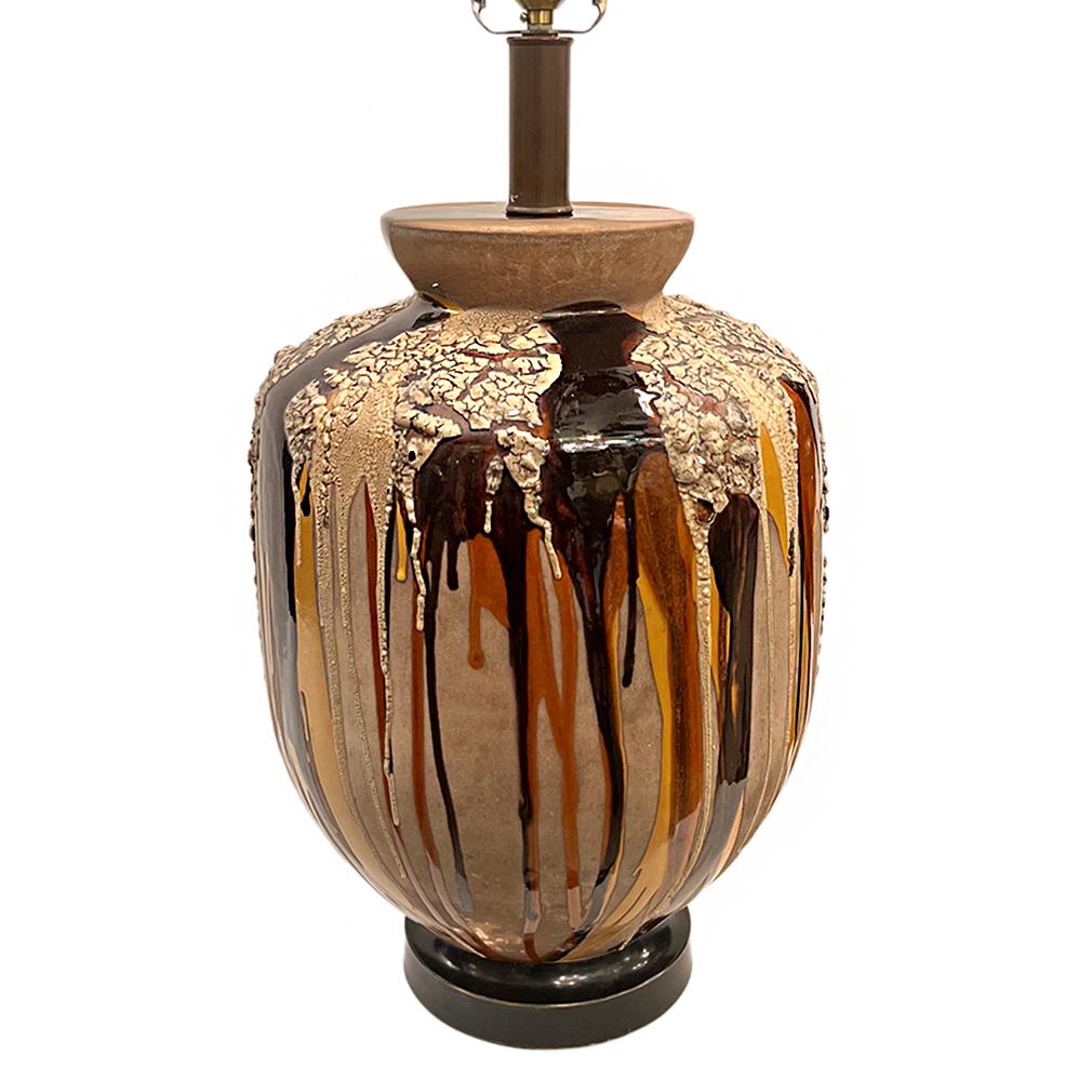 A circa 1960's Italian ceramic lamp with glazed finish.

Measurements:
Height of body: 19.5