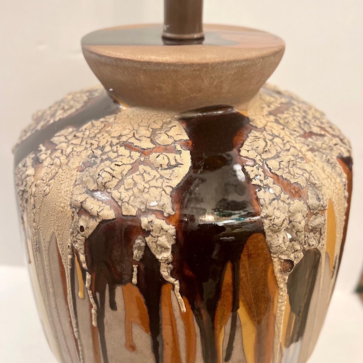 Italienische Keramiklampe aus der Jahrhundertmitte (Glasiert) im Angebot