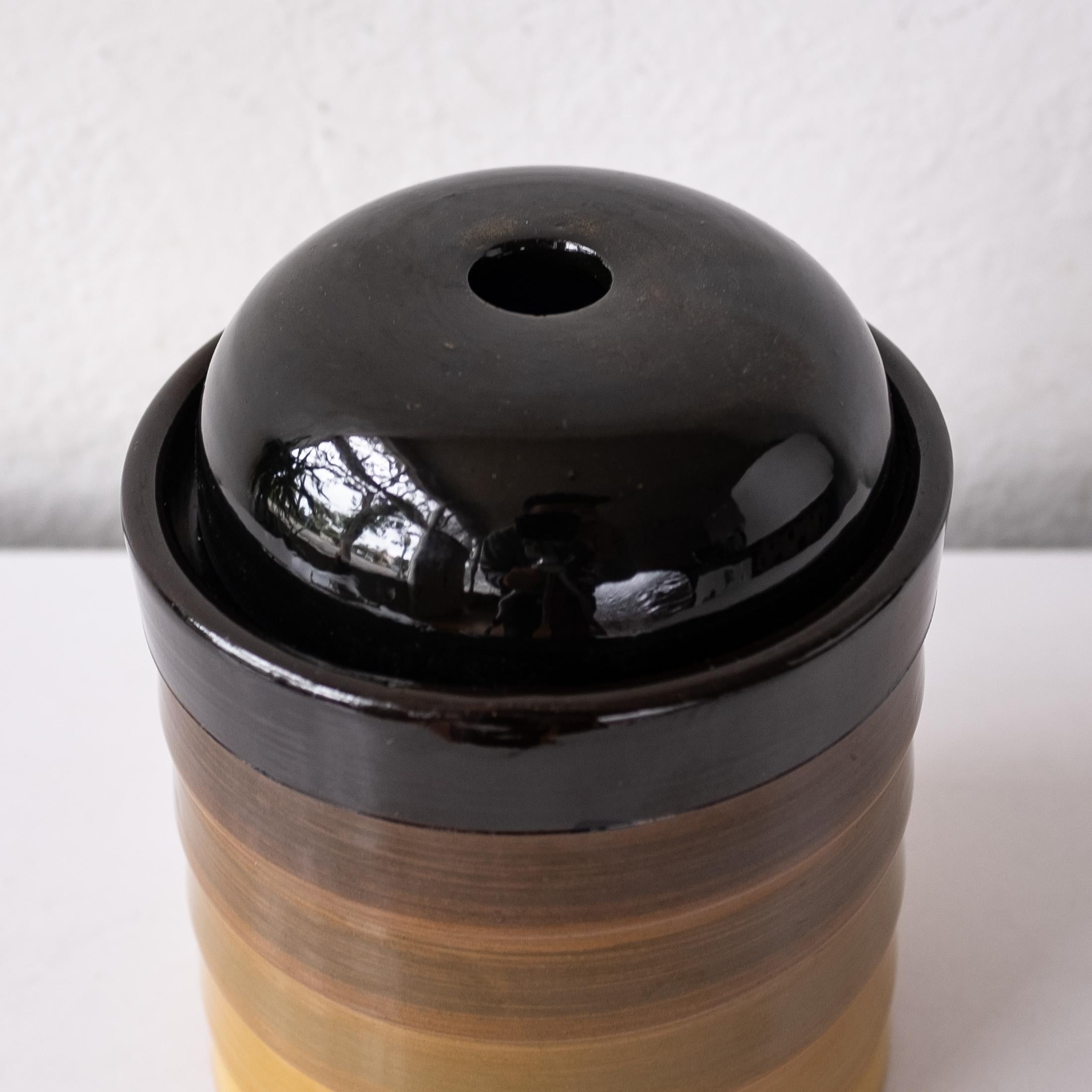 Mid-Century Italian Ceramic Lidded Jar Raymor, 1960s In Good Condition For Sale In San Diego, CA