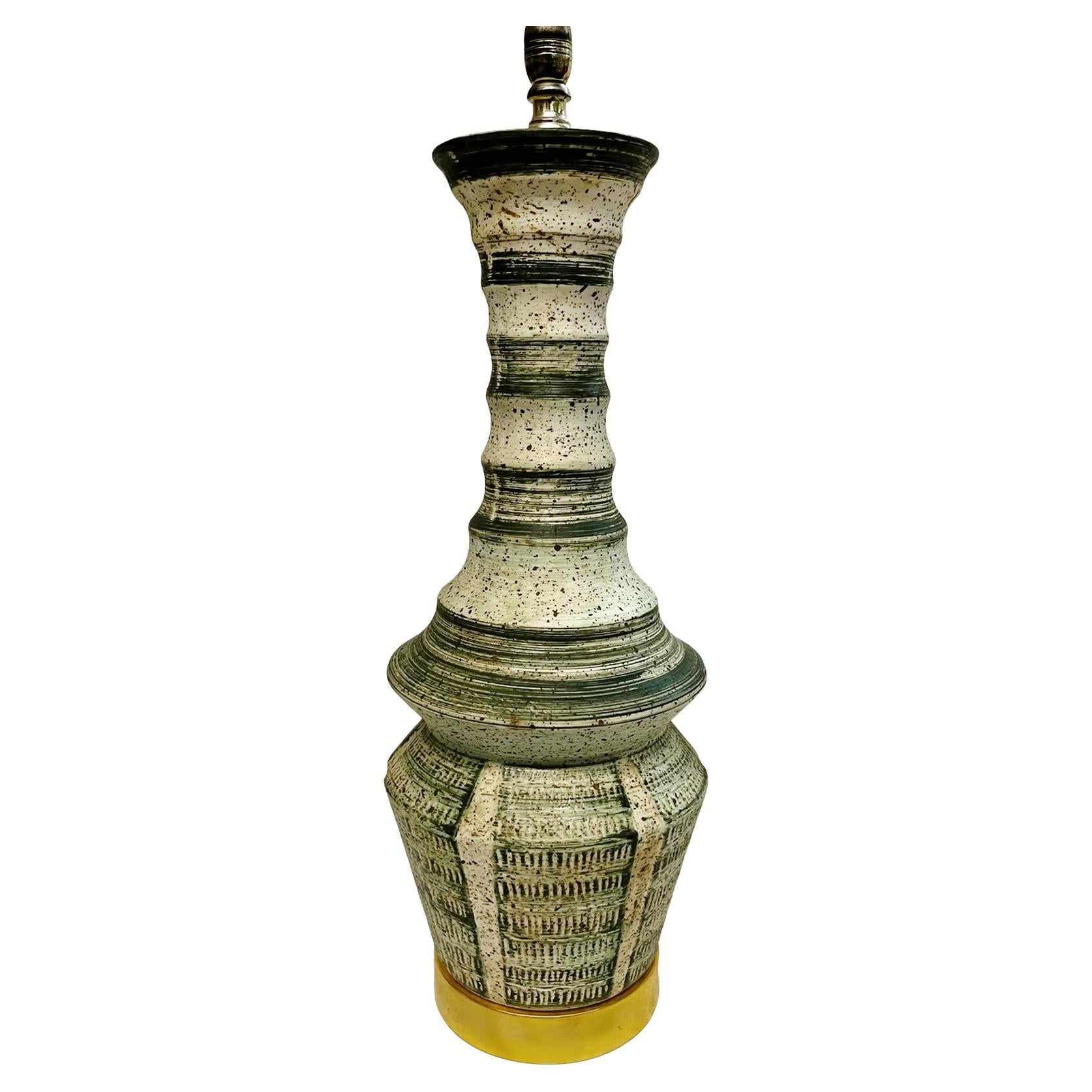 Lampada da tavolo in ceramica italiana del Medioevo