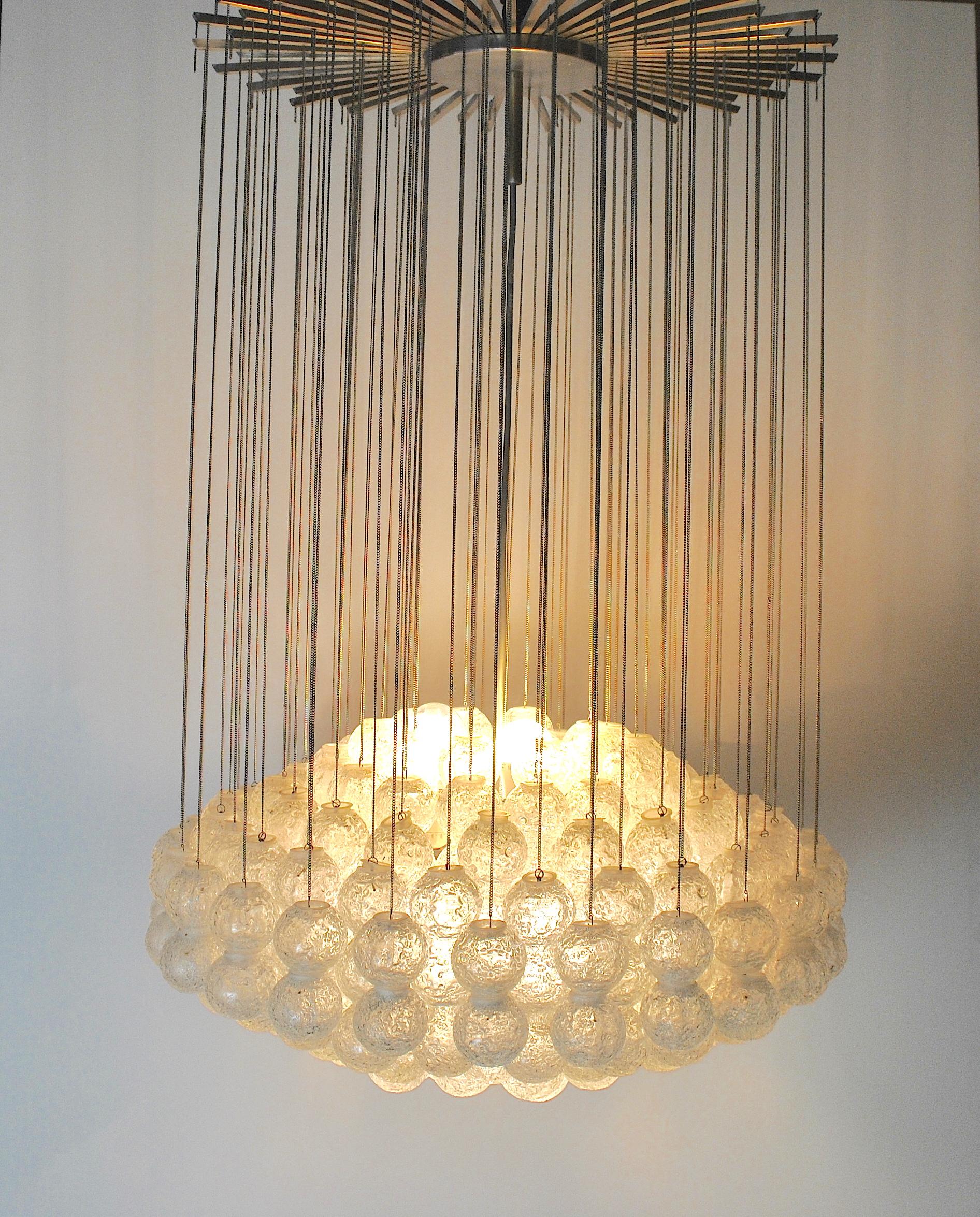 Midcentury Italian Chandelier After Zeroquattro in Brass and Murano Glass Bubble 4