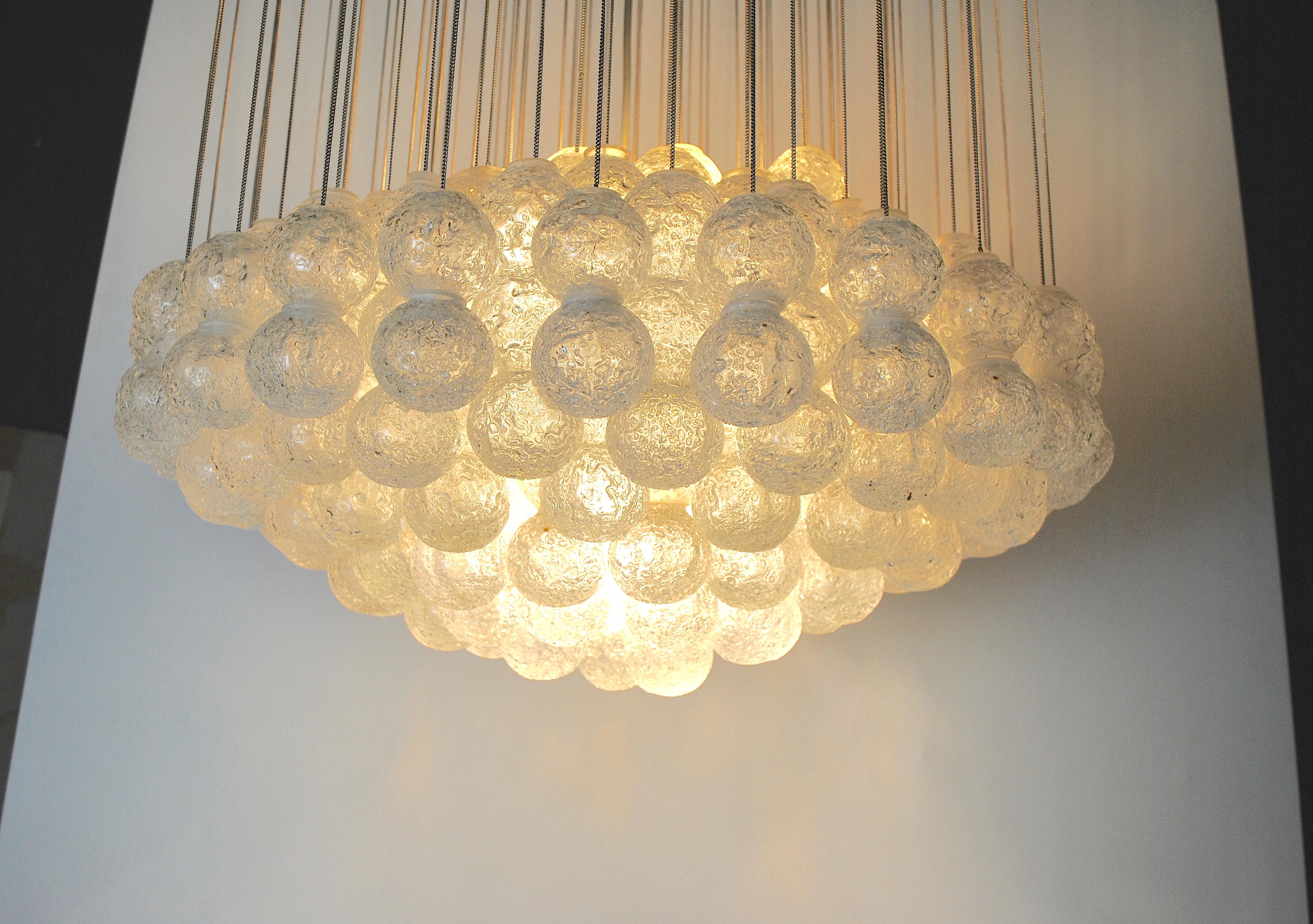 Midcentury Italian Chandelier After Zeroquattro in Brass and Murano Glass Bubble 5