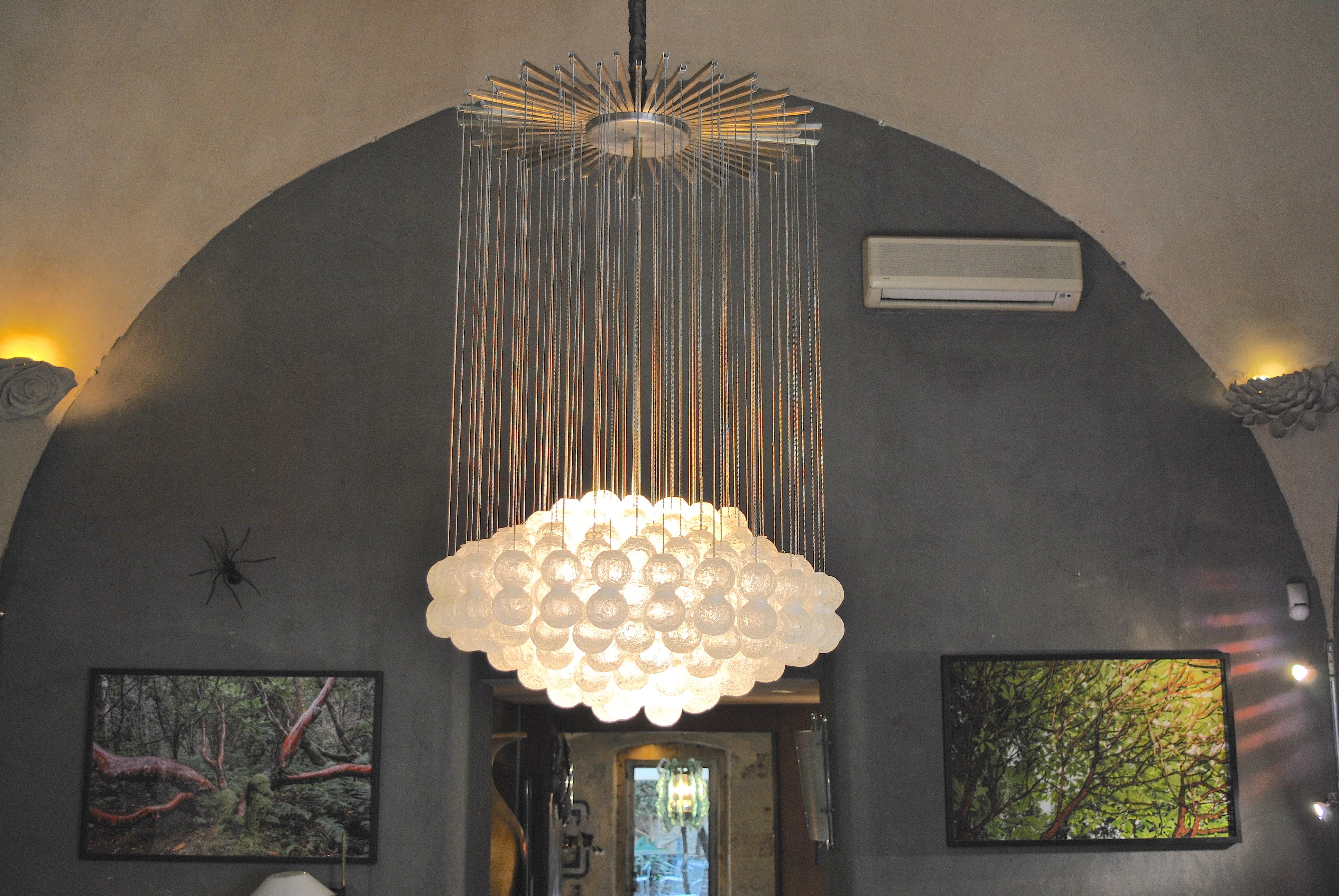 Midcentury Italian Chandelier After Zeroquattro in Brass and Murano Glass Bubble 6