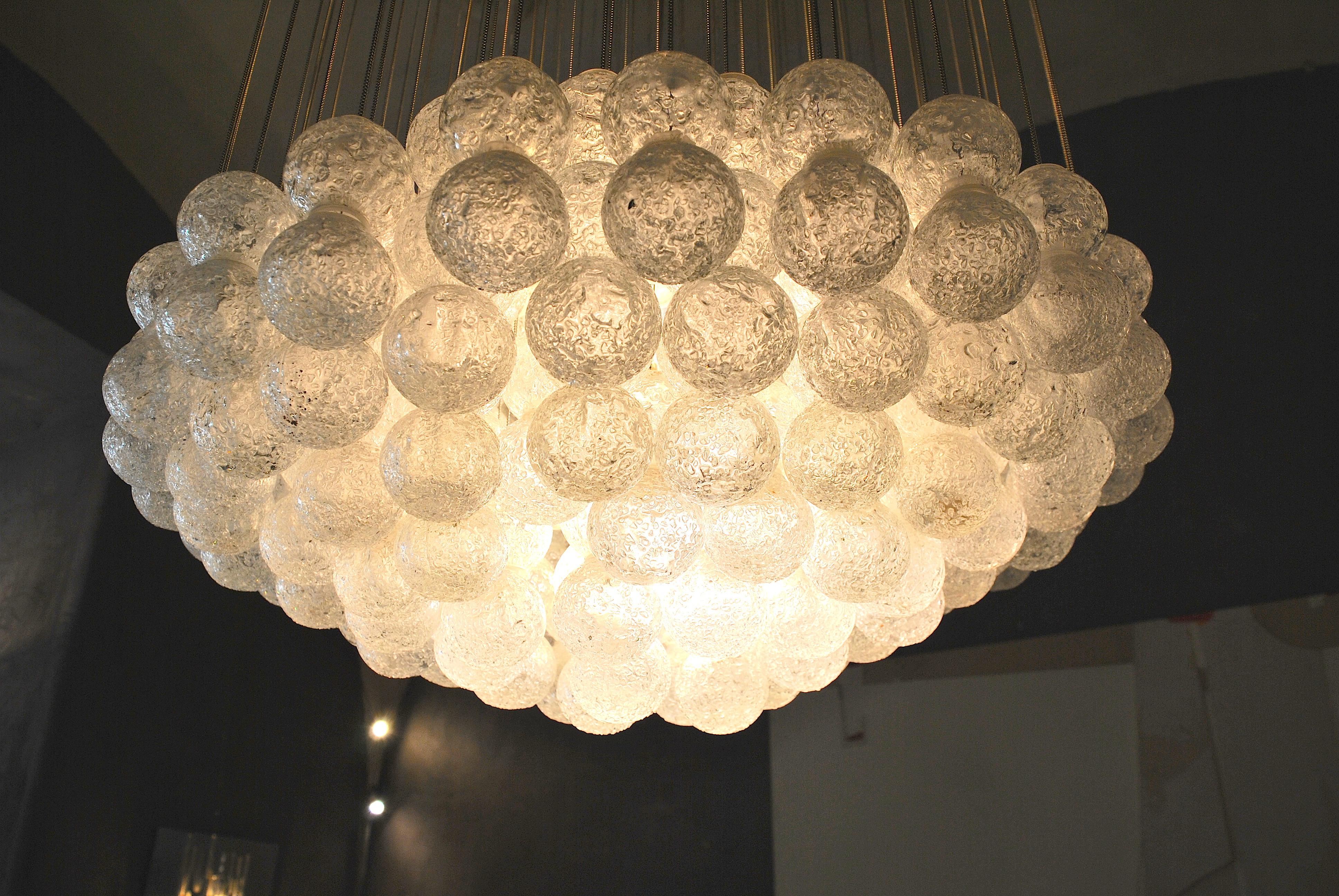 Midcentury Italian Chandelier After Zeroquattro in Brass and Murano Glass Bubble 12